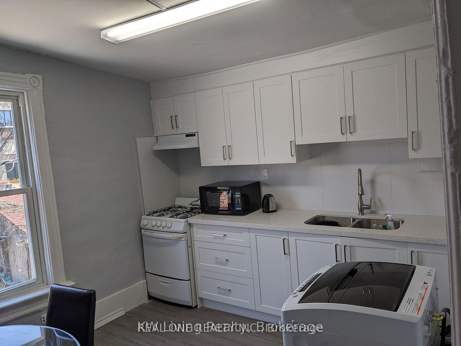 Photo 10 of 29 Kensington Avenue, Toronto, Kensington-Chinatown — HOMEH