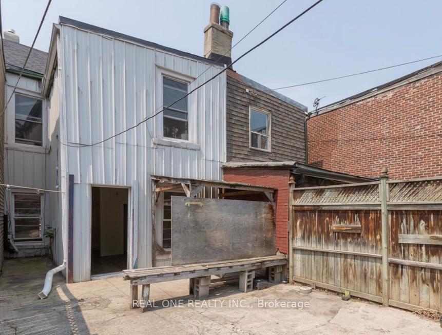 Photo 12 of 29 Kensington Avenue, Toronto, Kensington-Chinatown — HOMEH