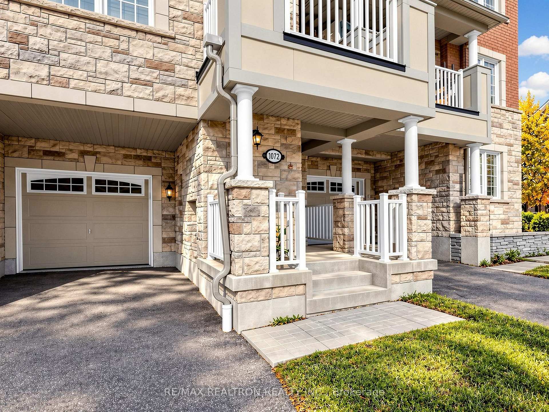 Photo 2 of 1072 Clipper Lane, Pickering, Rural Pickering — HOMEH
