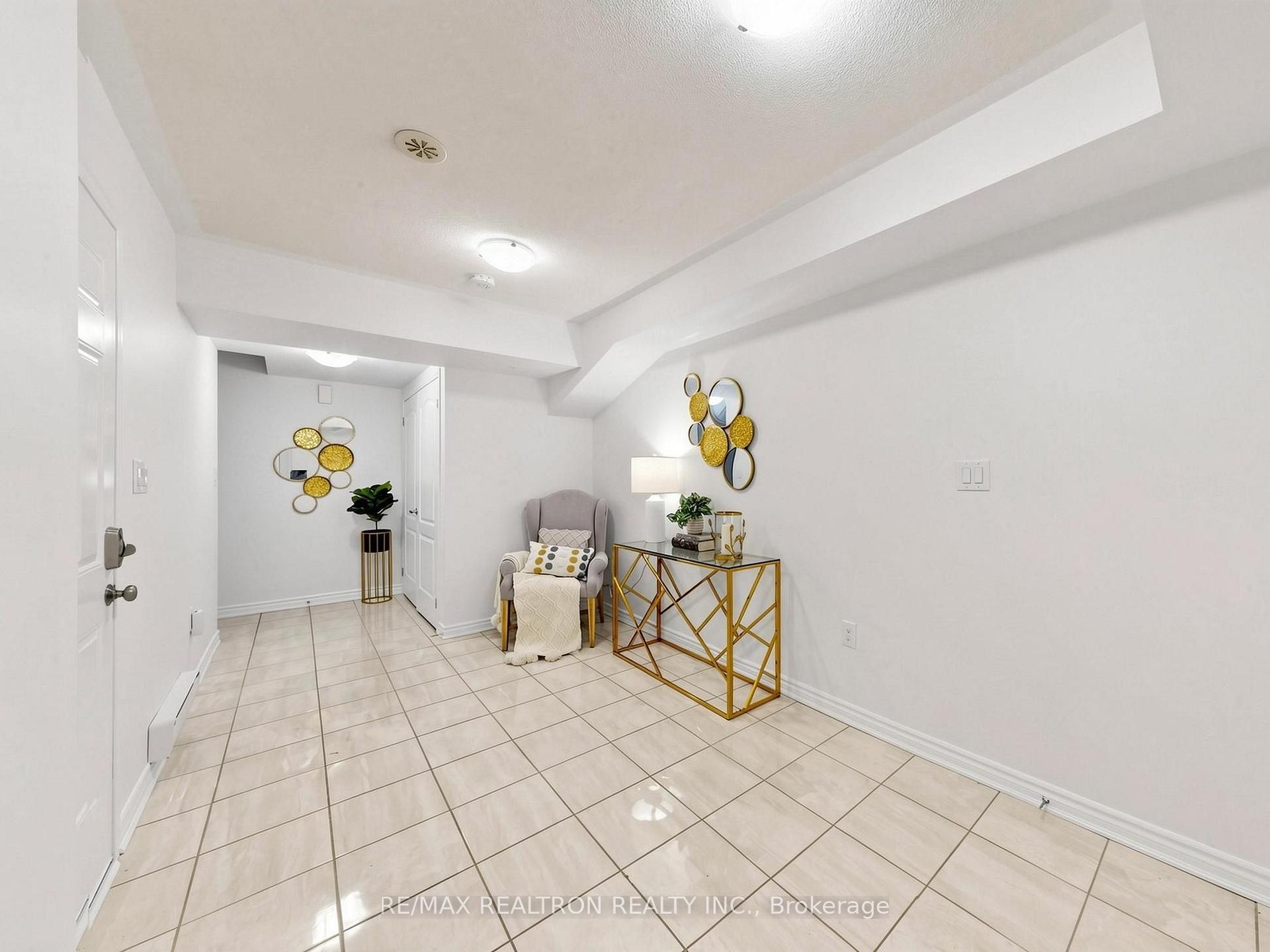 Photo 3 of 1072 Clipper Lane, Pickering, Rural Pickering — HOMEH