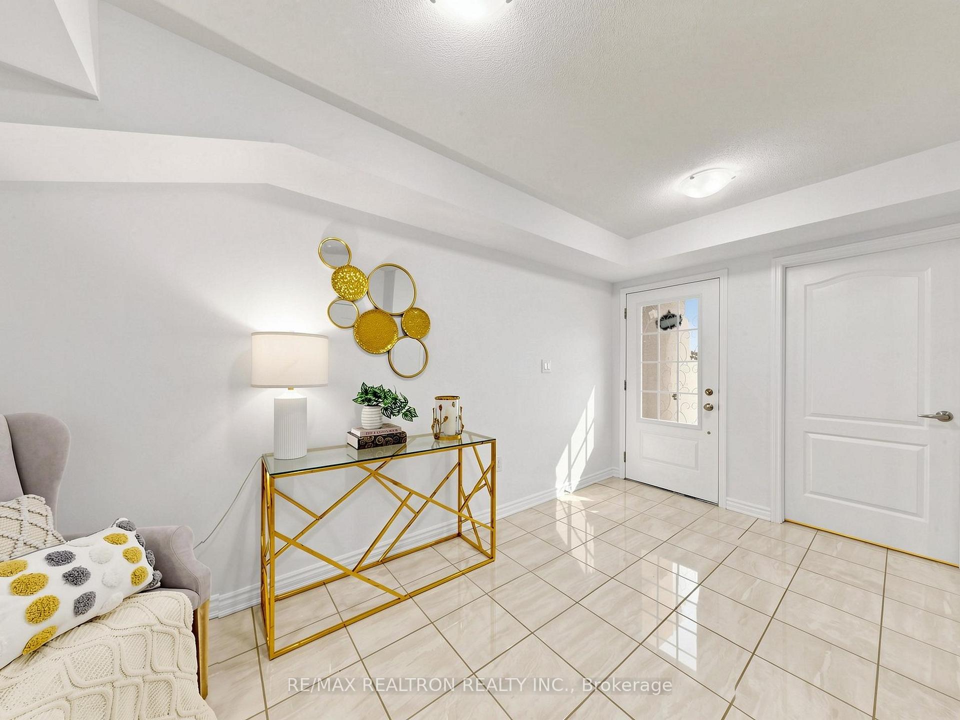 Photo 4 of 1072 Clipper Lane, Pickering, Rural Pickering — HOMEH