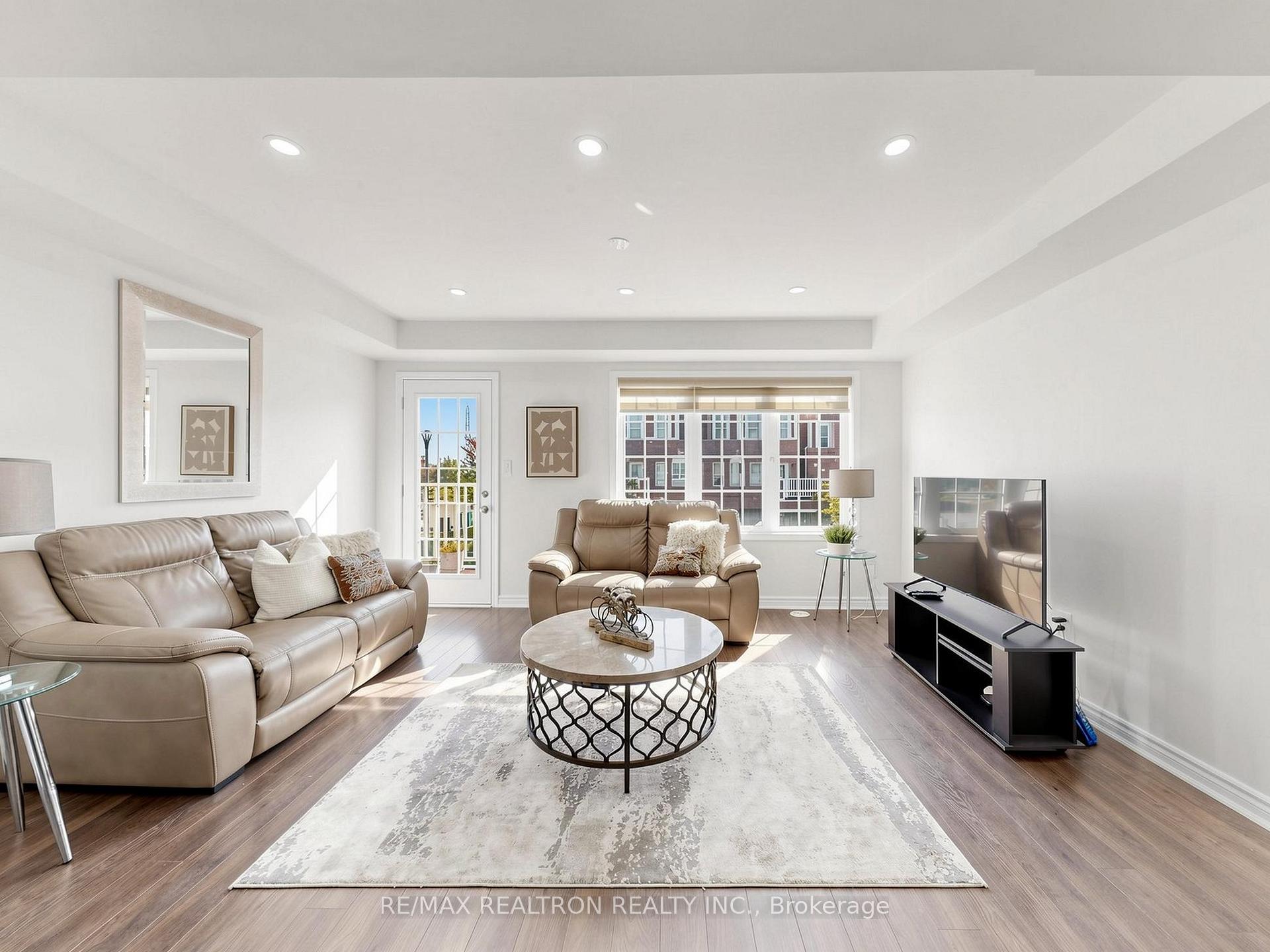 Photo 5 of 1072 Clipper Lane, Pickering, Rural Pickering — HOMEH