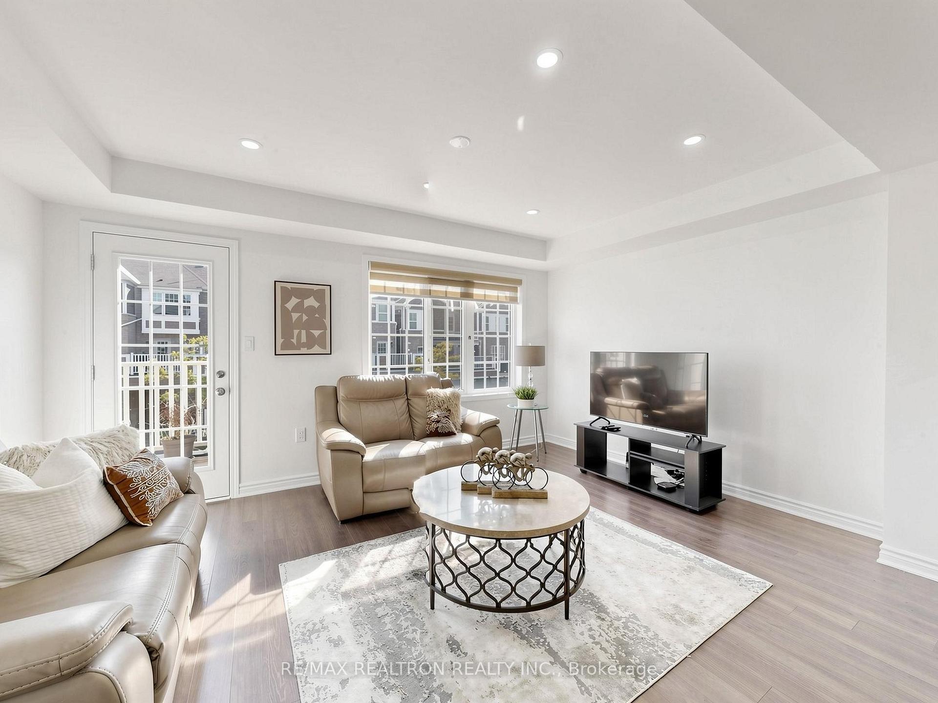 Photo 7 of 1072 Clipper Lane, Pickering, Rural Pickering — HOMEH