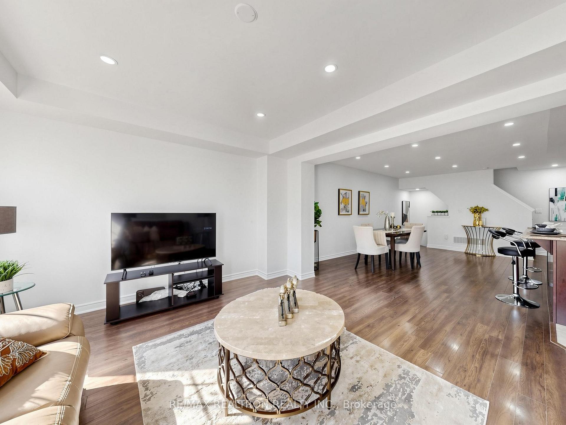Photo 9 of 1072 Clipper Lane, Pickering, Rural Pickering — HOMEH