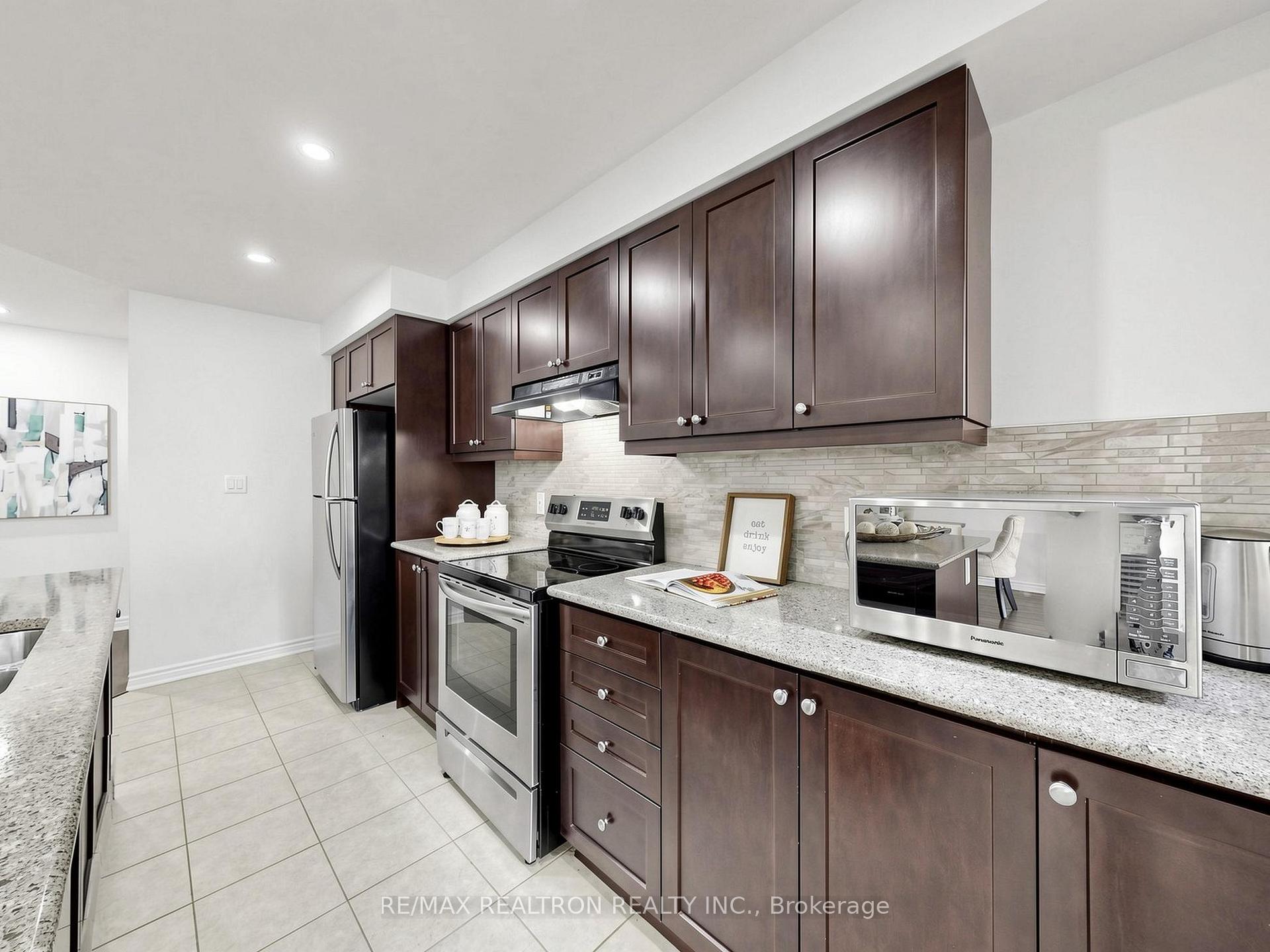 Photo 12 of 1072 Clipper Lane, Pickering, Rural Pickering — HOMEH