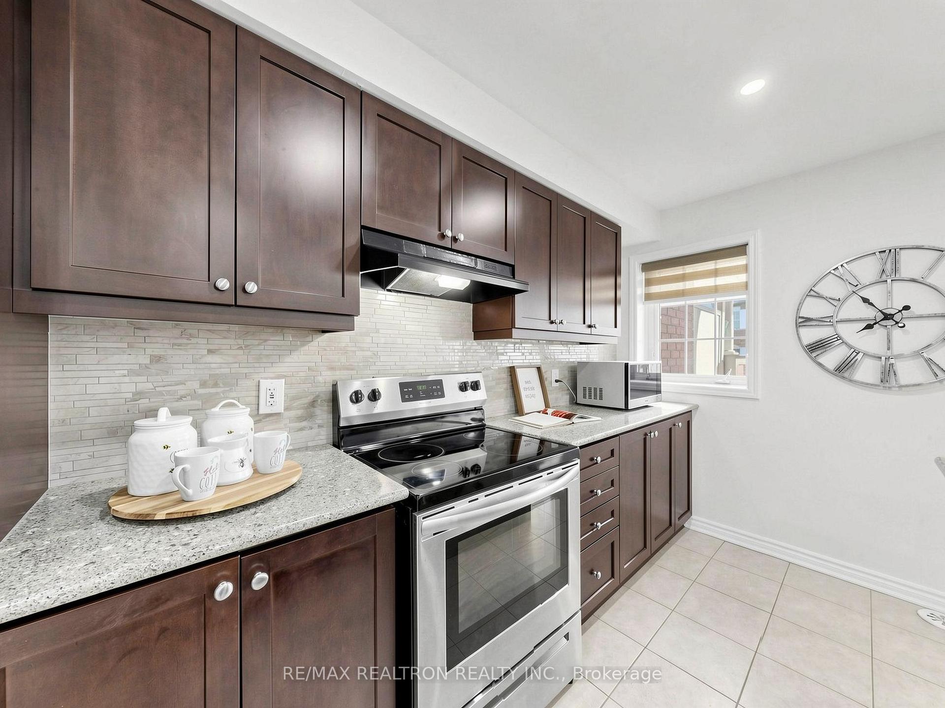Photo 14 of 1072 Clipper Lane, Pickering, Rural Pickering — HOMEH