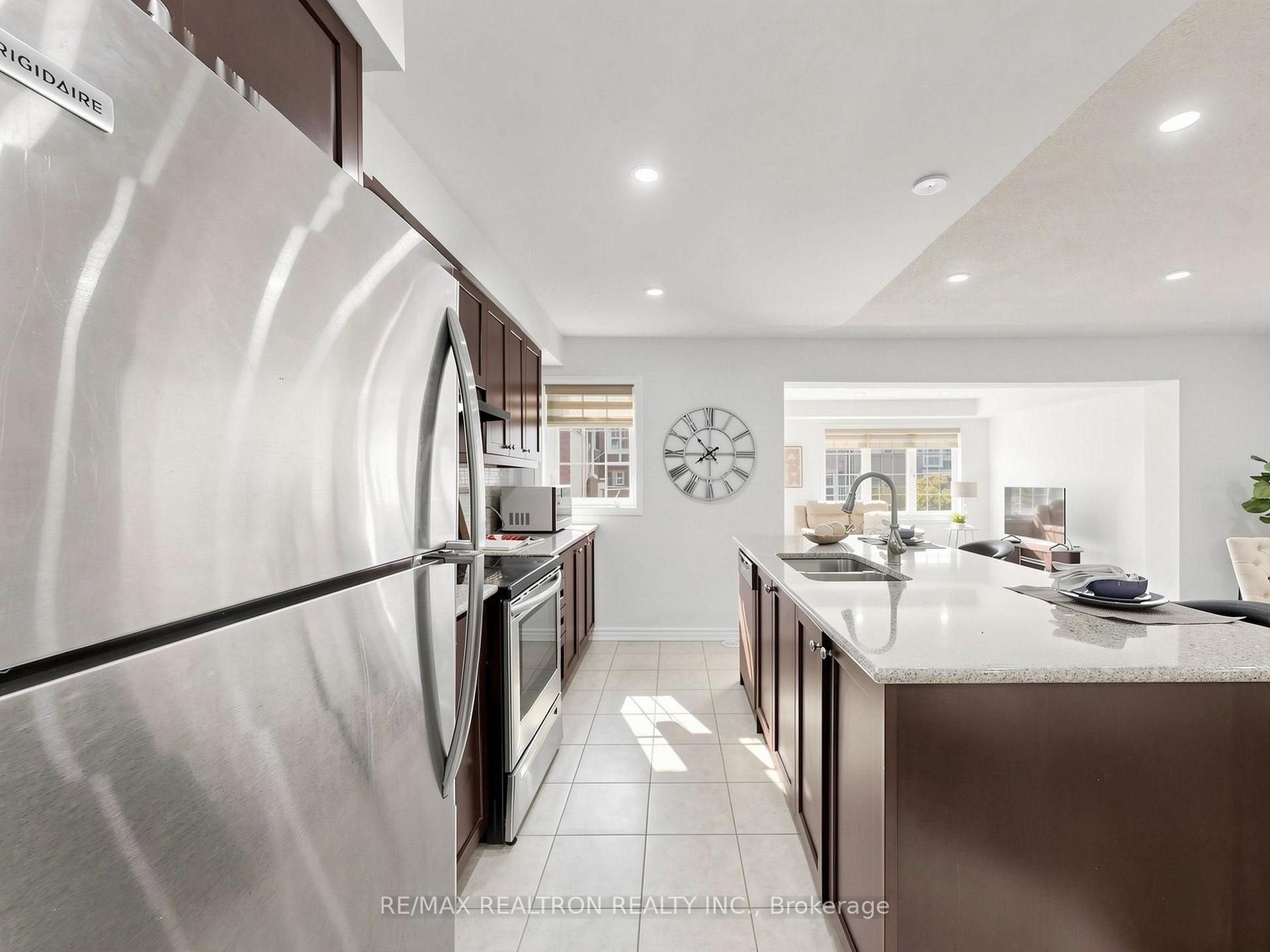 Photo 15 of 1072 Clipper Lane, Pickering, Rural Pickering — HOMEH
