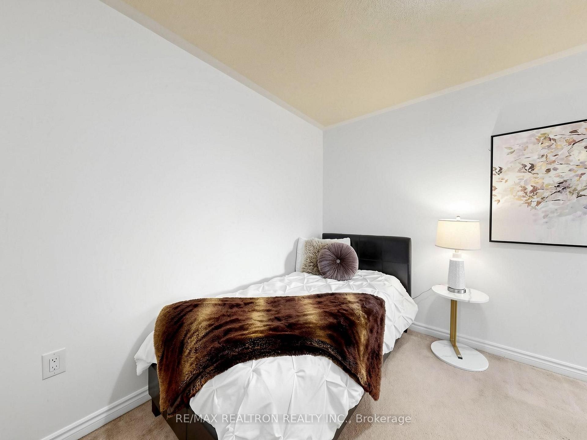 Photo 31 of 1072 Clipper Lane, Pickering, Rural Pickering — HOMEH
