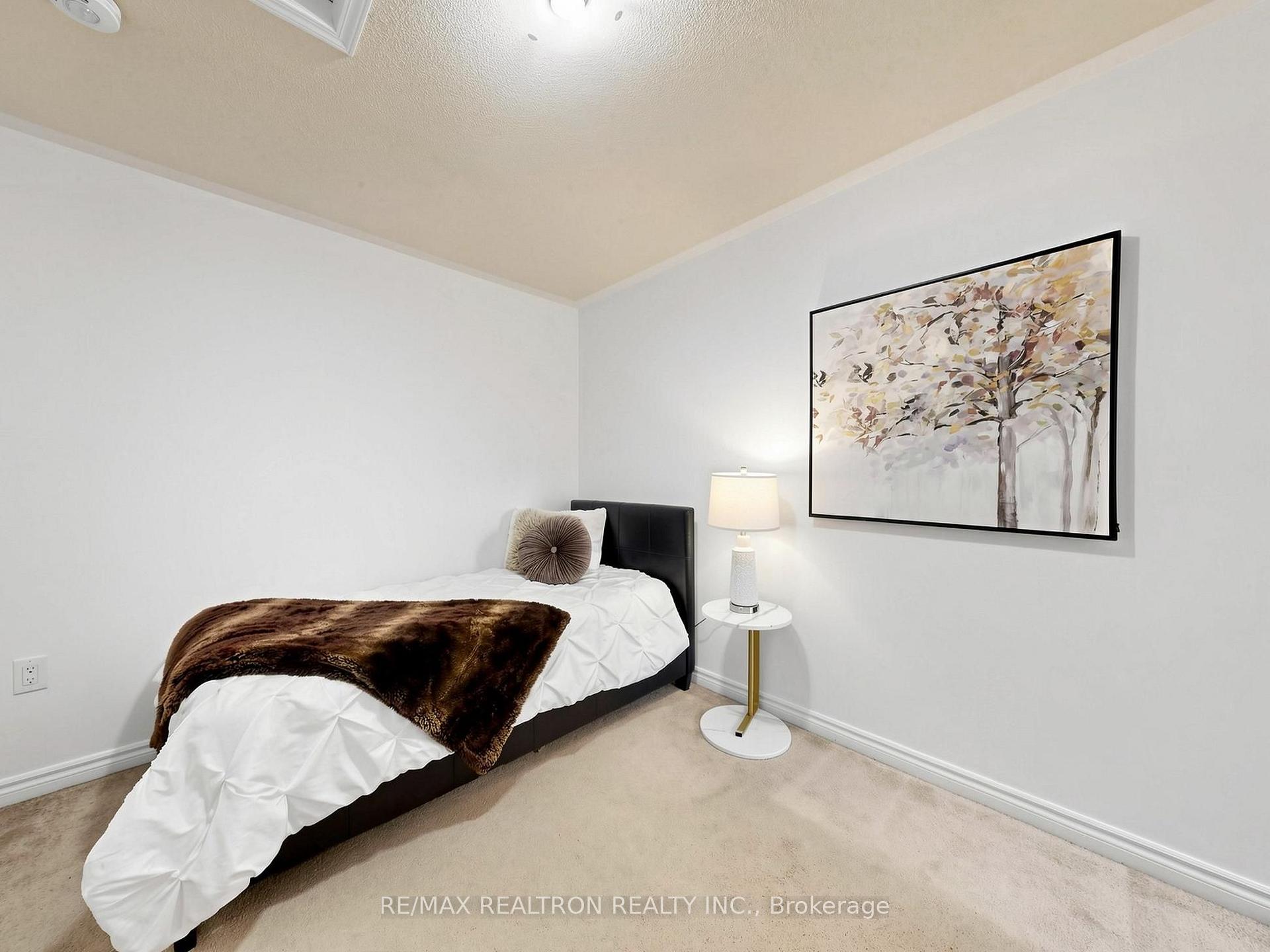 Photo 33 of 1072 Clipper Lane, Pickering, Rural Pickering — HOMEH