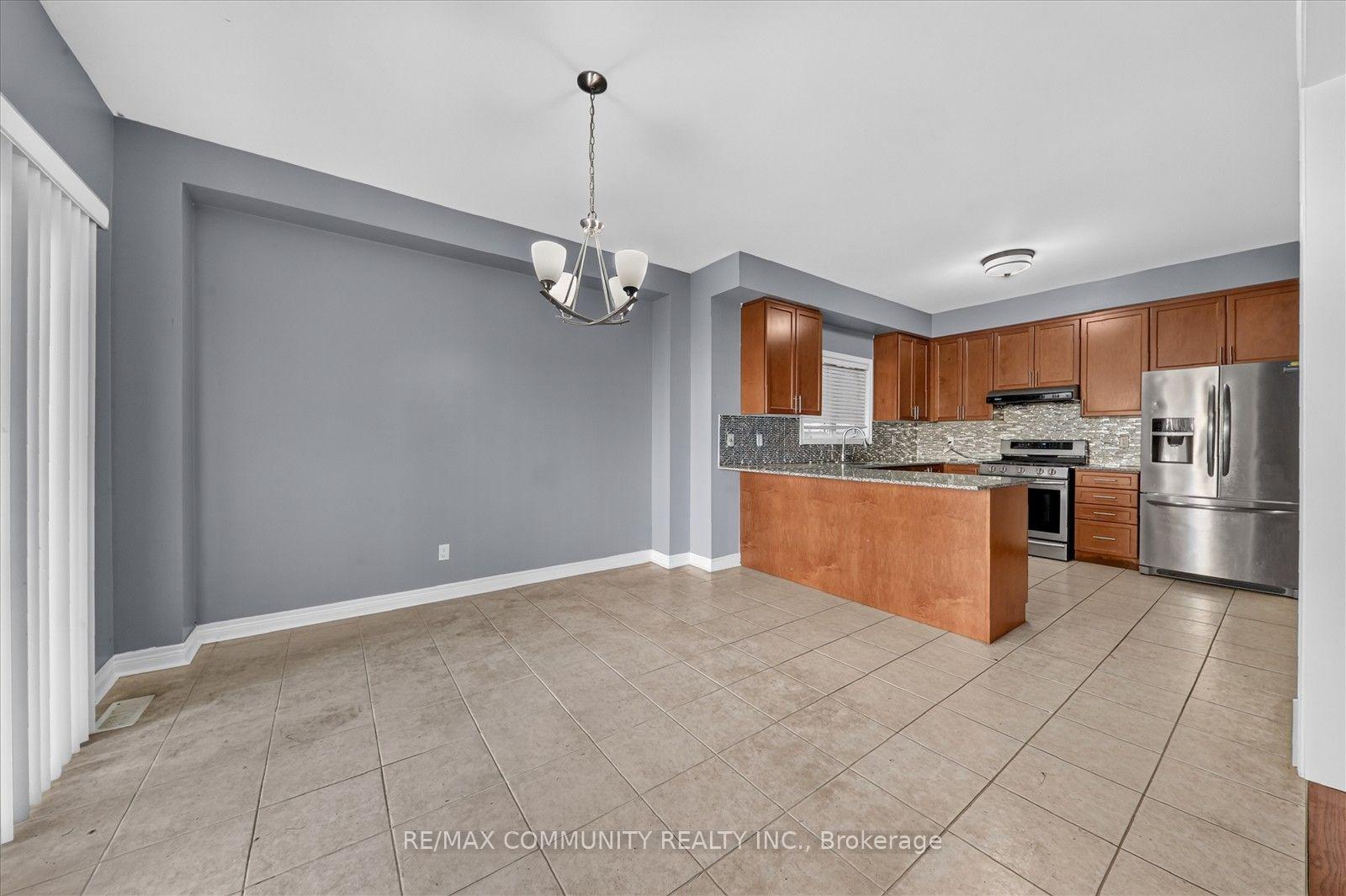 Photo 12 of Unit Main, 1550 Bruny Avenue, Pickering, Duffin Heights — HOMEH
