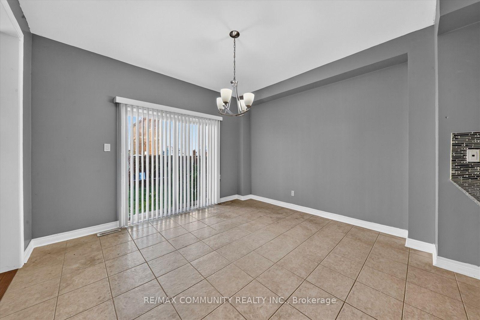 Photo 13 of Unit Main, 1550 Bruny Avenue, Pickering, Duffin Heights — HOMEH