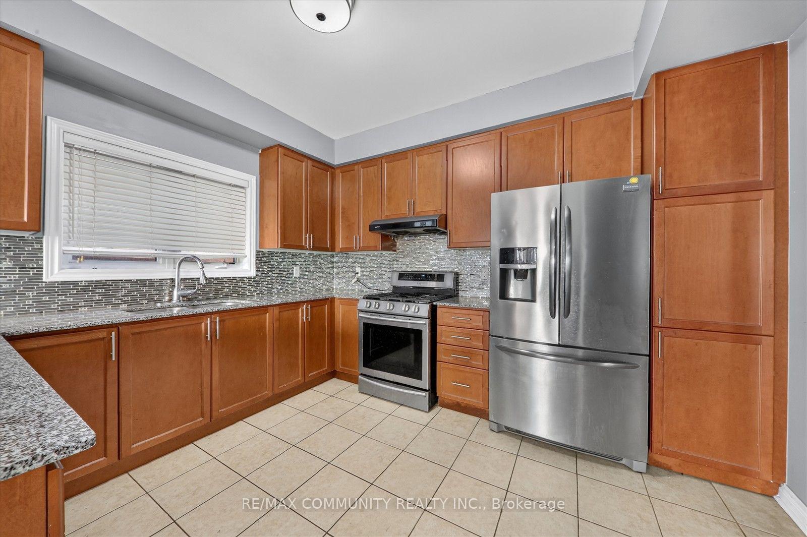 Photo 14 of Unit Main, 1550 Bruny Avenue, Pickering, Duffin Heights — HOMEH