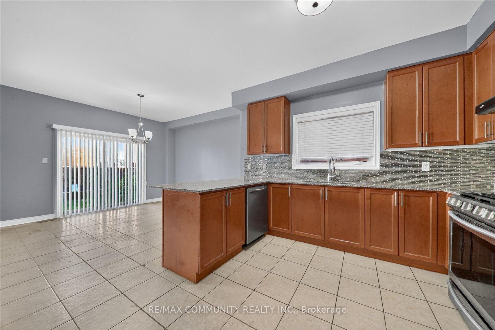 Photo 15 of Unit Main, 1550 Bruny Avenue, Pickering, Duffin Heights — HOMEH