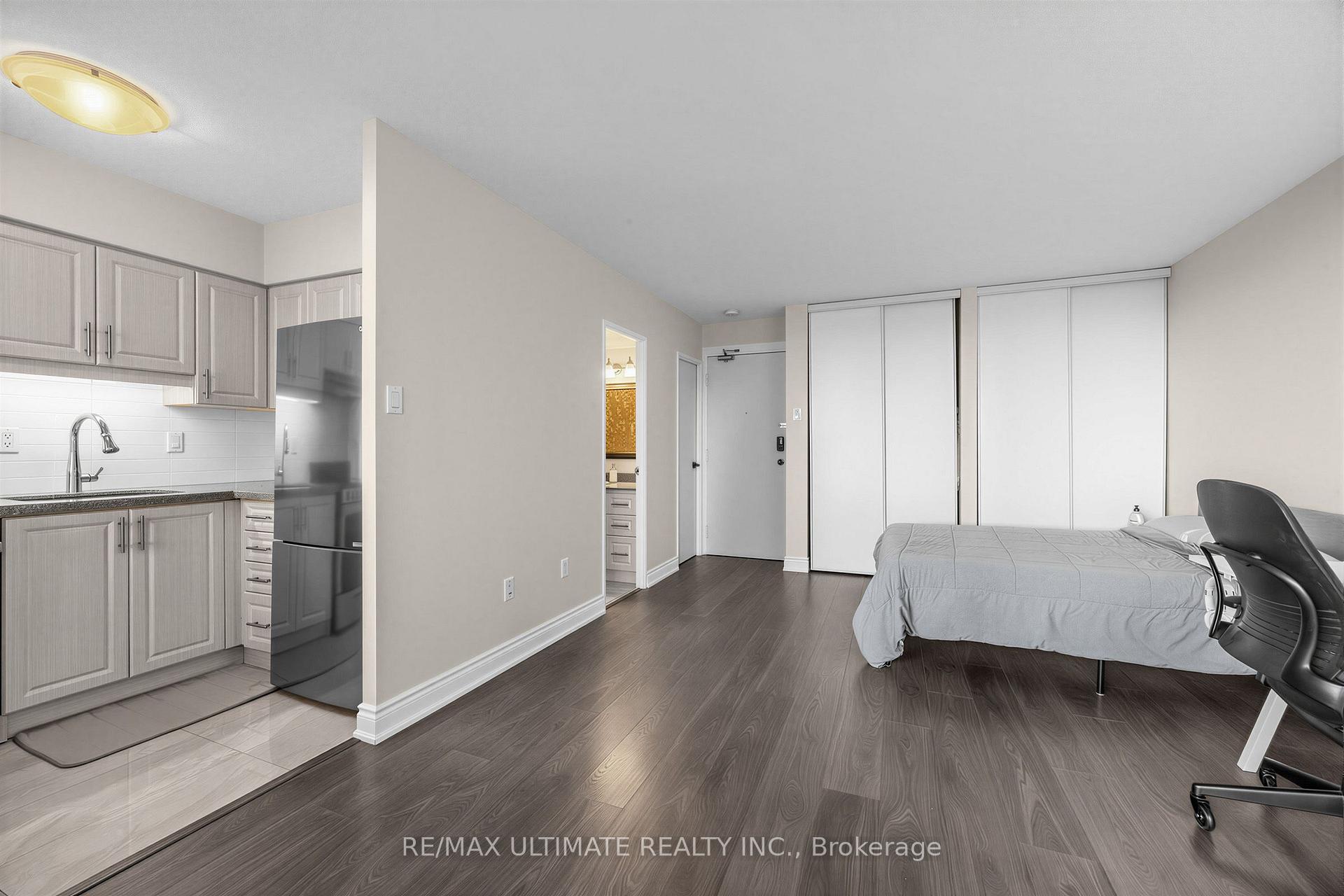 Photo 4 of Unit 603, 720 Spadina Avenue, Toronto, University — HOMEH