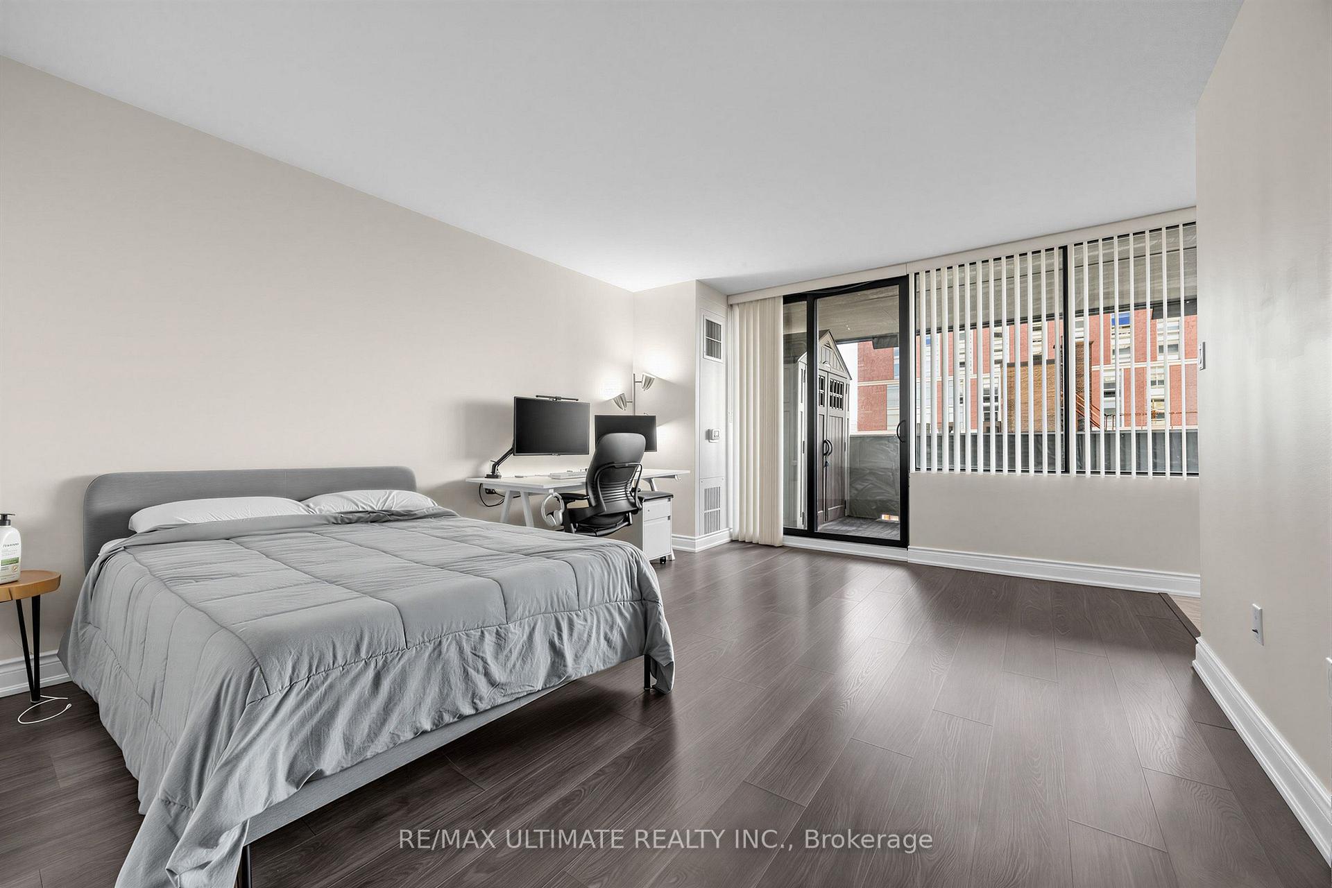 Photo 6 of Unit 603, 720 Spadina Avenue, Toronto, University — HOMEH