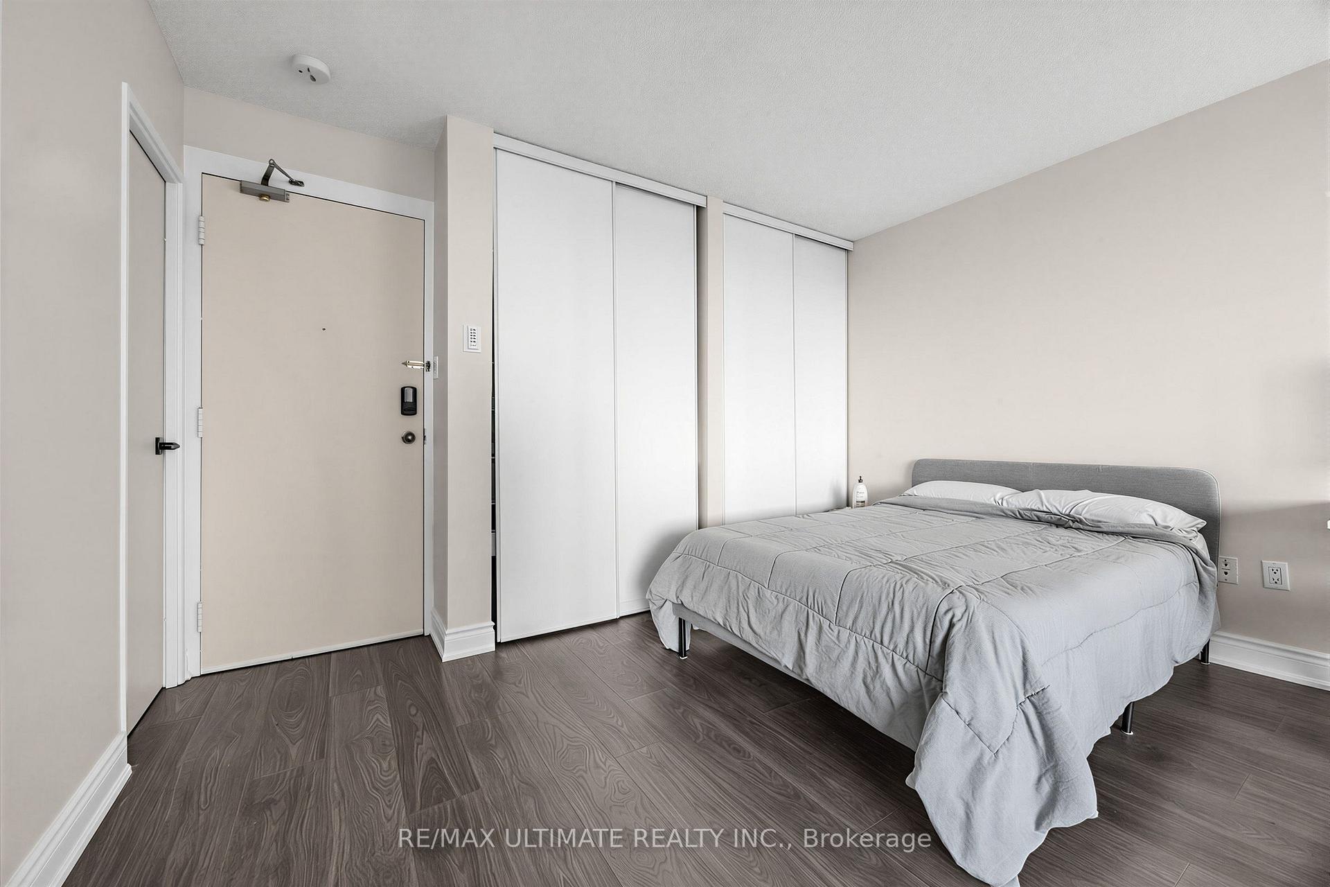 Photo 8 of Unit 603, 720 Spadina Avenue, Toronto, University — HOMEH