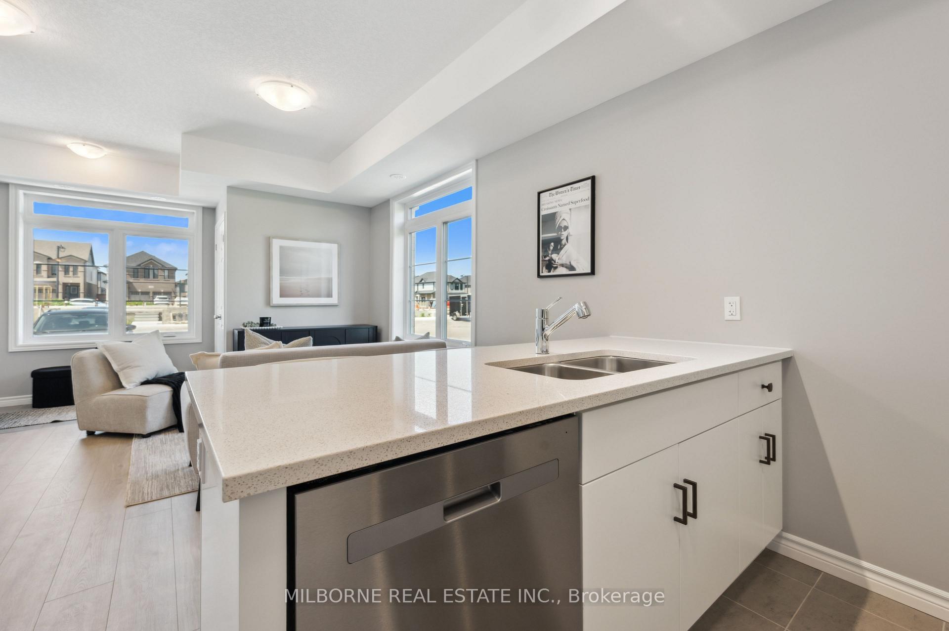 Photo 7 of 20 Thatcher Drive, Guelph, Kortright East — HOMEH