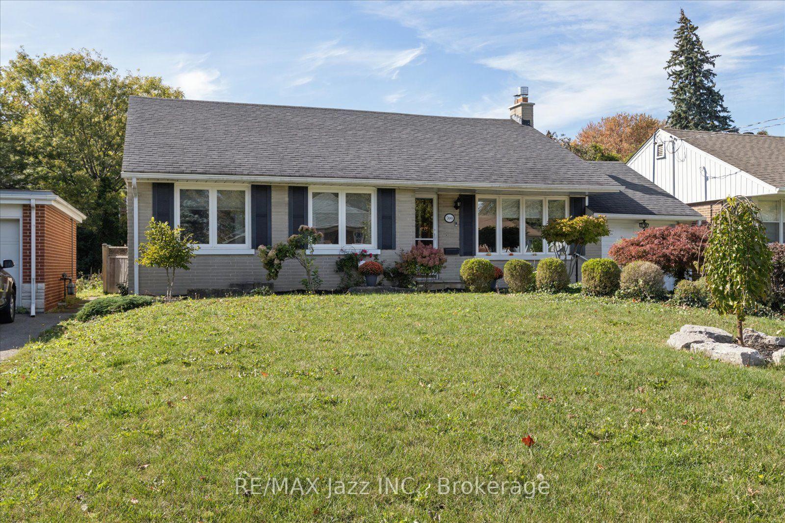 Photo 4 of 700 Grierson Street, Oshawa, Centennial — HOMEH