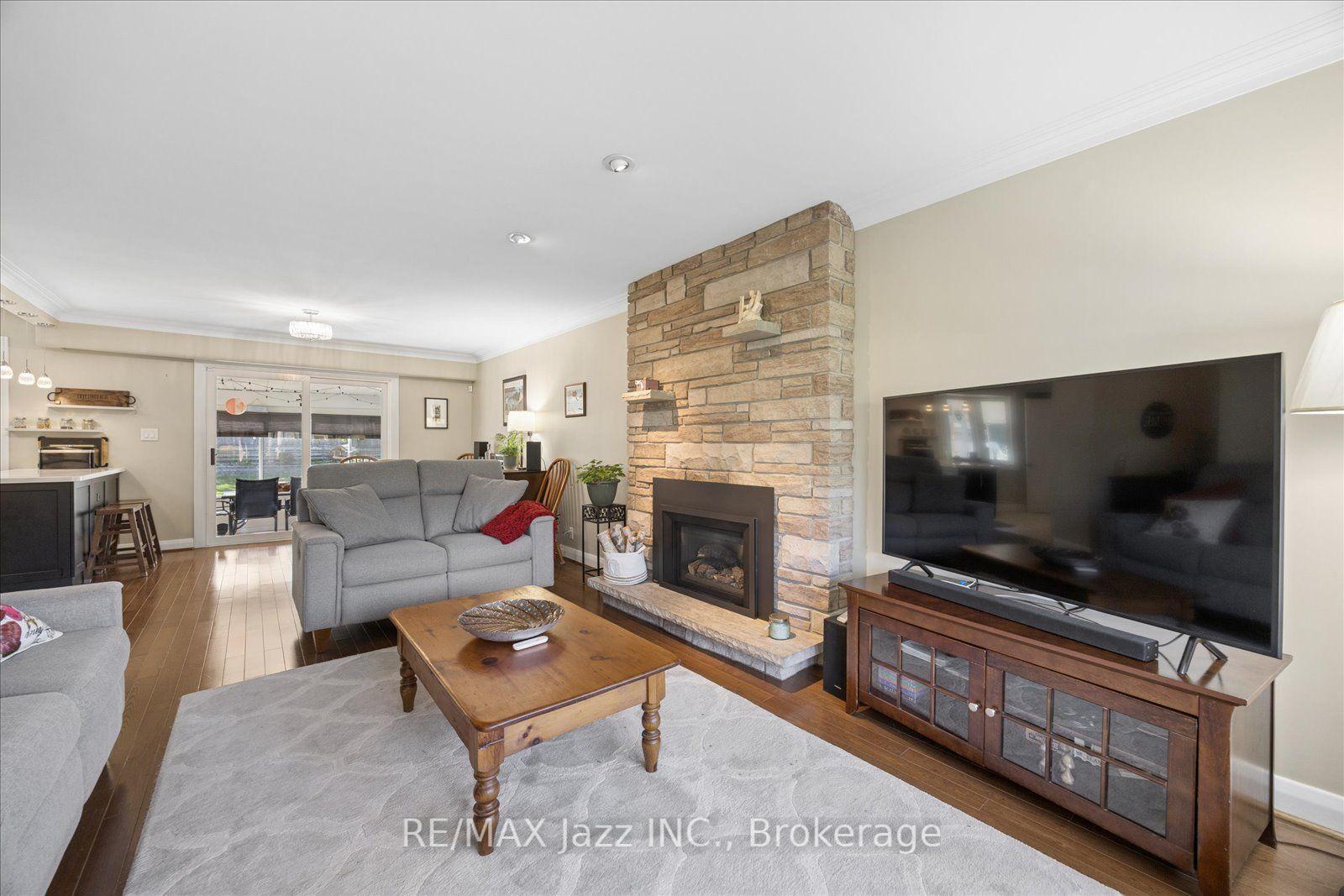 Photo 9 of 700 Grierson Street, Oshawa, Centennial — HOMEH