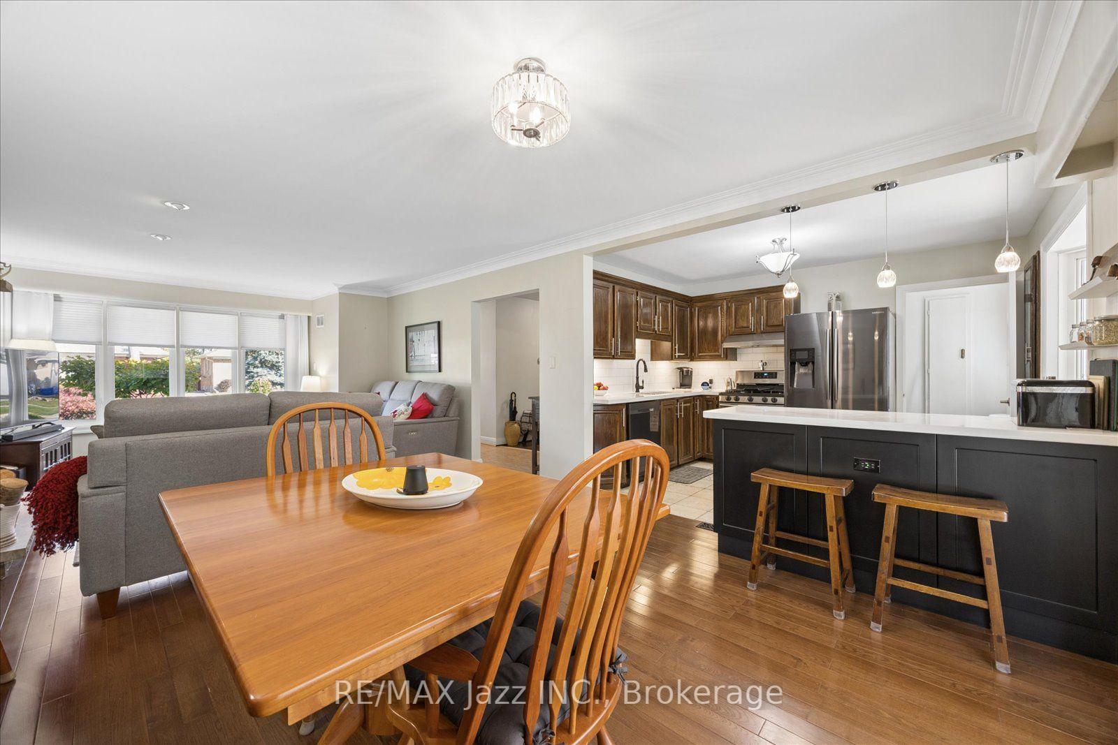 Photo 11 of 700 Grierson Street, Oshawa, Centennial — HOMEH