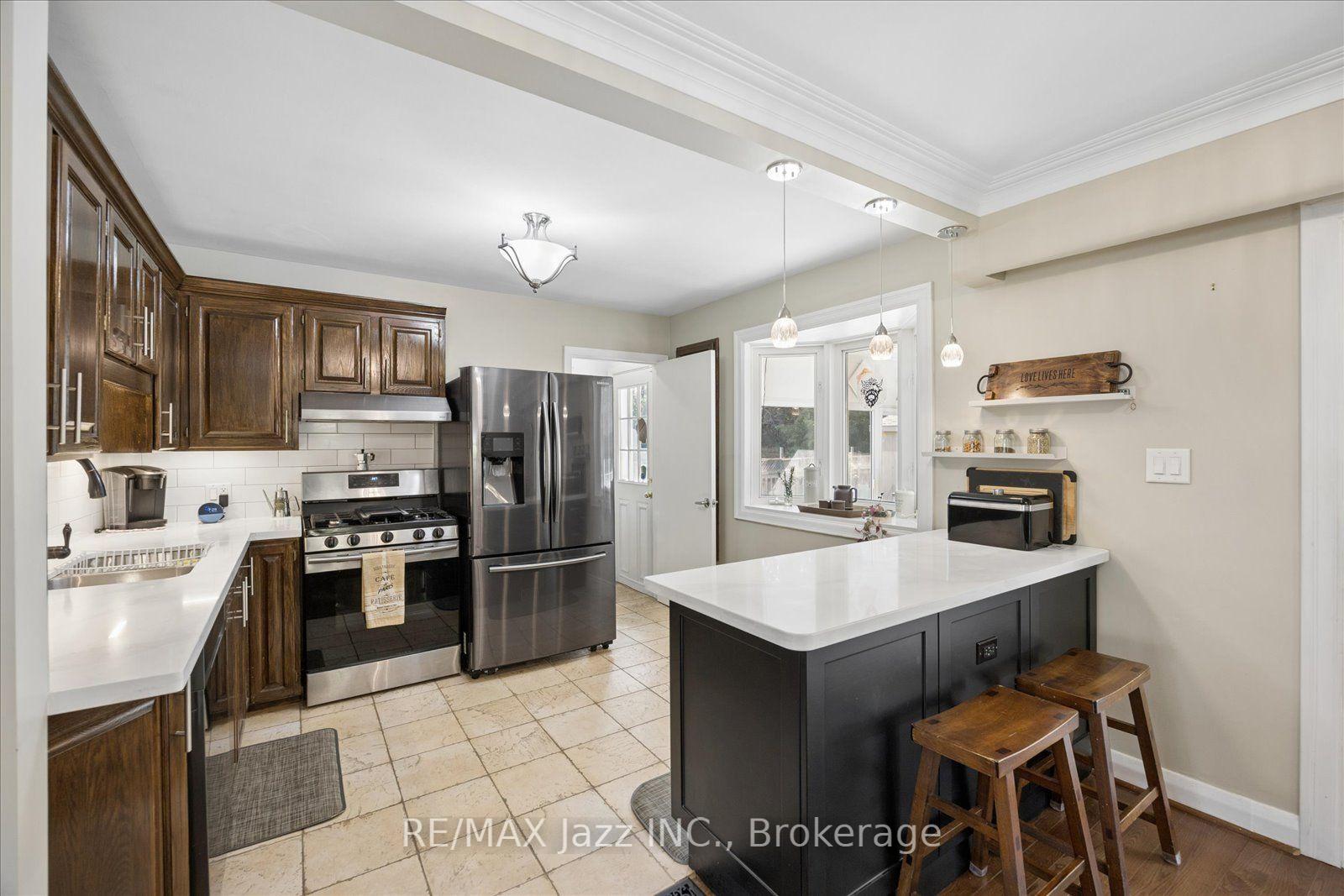 Photo 12 of 700 Grierson Street, Oshawa, Centennial — HOMEH