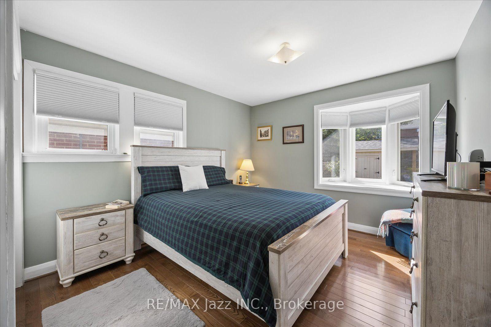 Photo 17 of 700 Grierson Street, Oshawa, Centennial — HOMEH