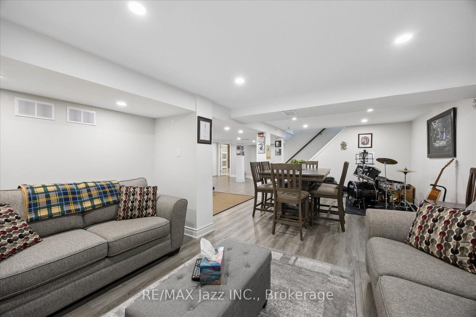 Photo 28 of 700 Grierson Street, Oshawa, Centennial — HOMEH