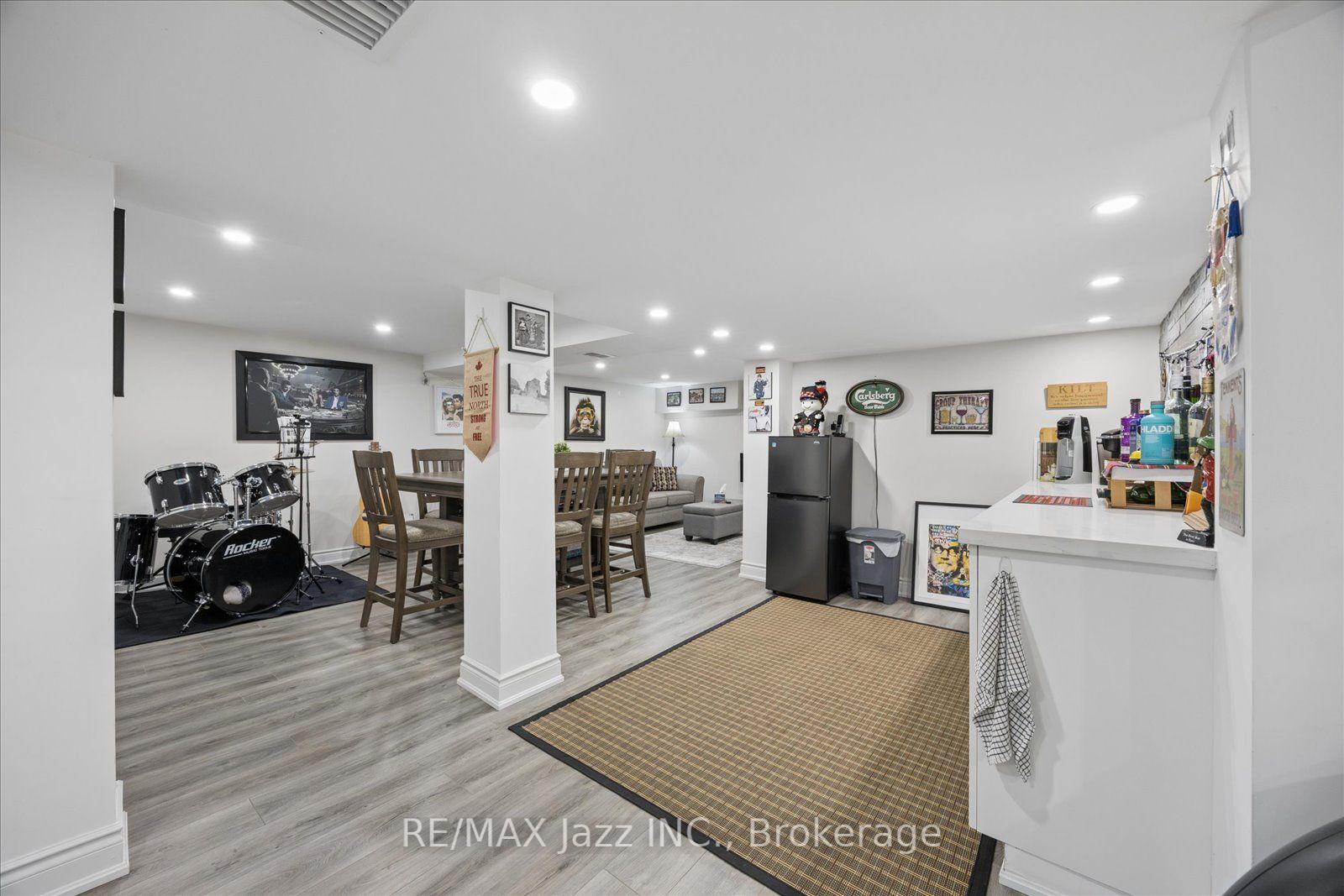 Photo 31 of 700 Grierson Street, Oshawa, Centennial — HOMEH