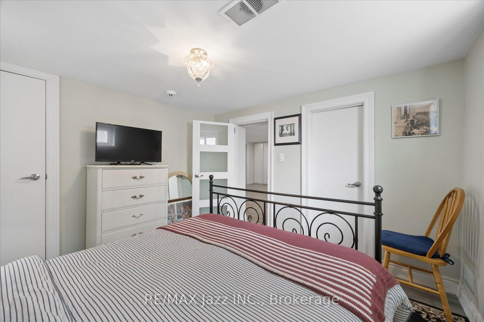Photo 35 of 700 Grierson Street, Oshawa, Centennial — HOMEH