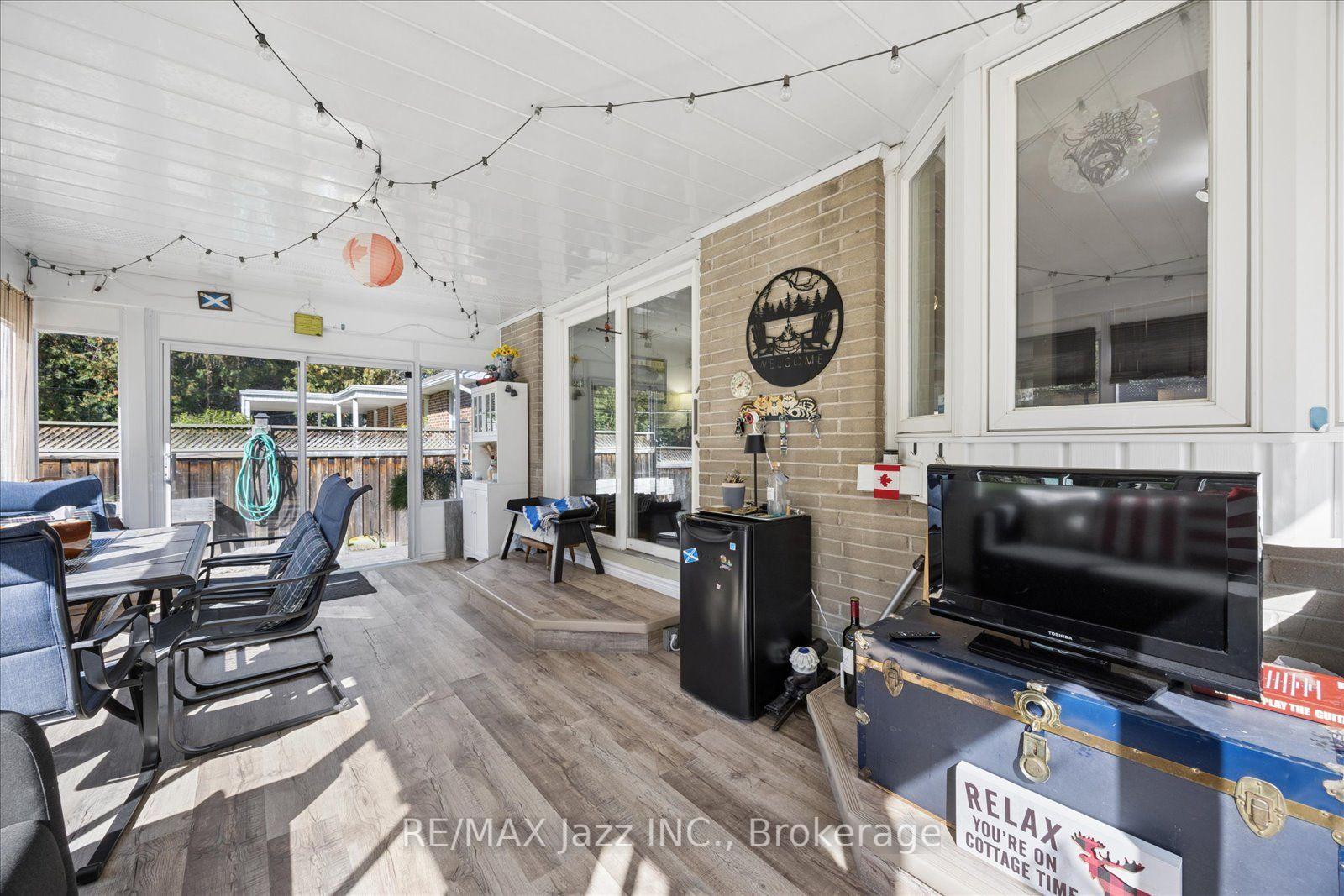 Photo 39 of 700 Grierson Street, Oshawa, Centennial — HOMEH