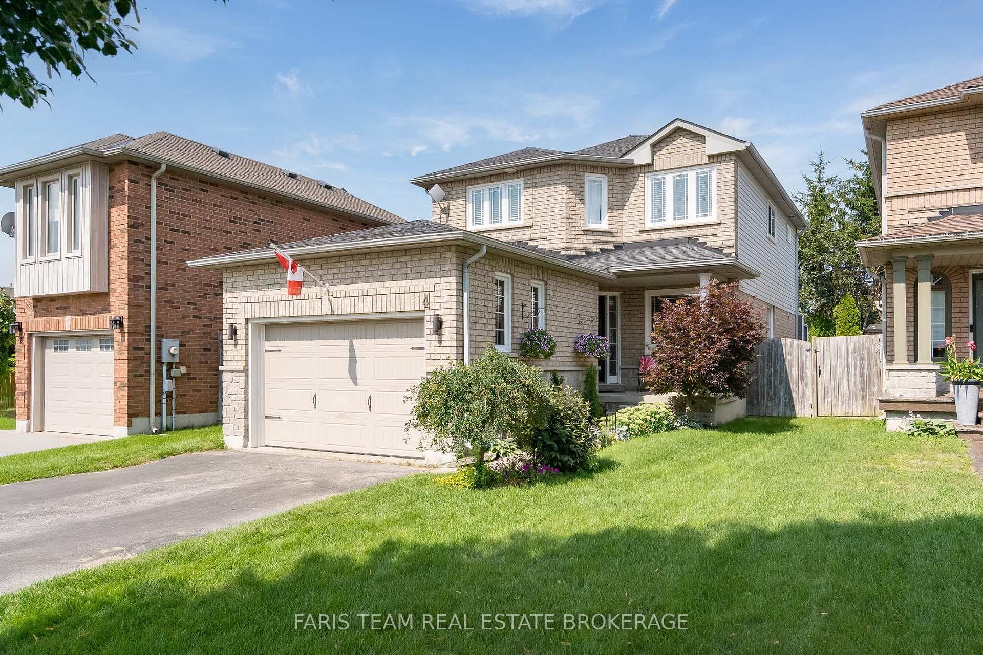 Photo 2 of 4 Bluegrass Drive, Barrie, Holly — HOMEH