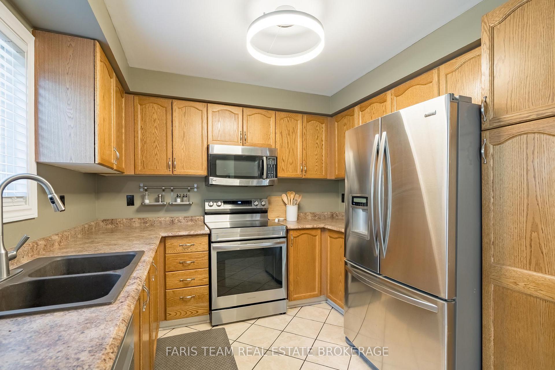 Photo 7 of 4 Bluegrass Drive, Barrie, Holly — HOMEH