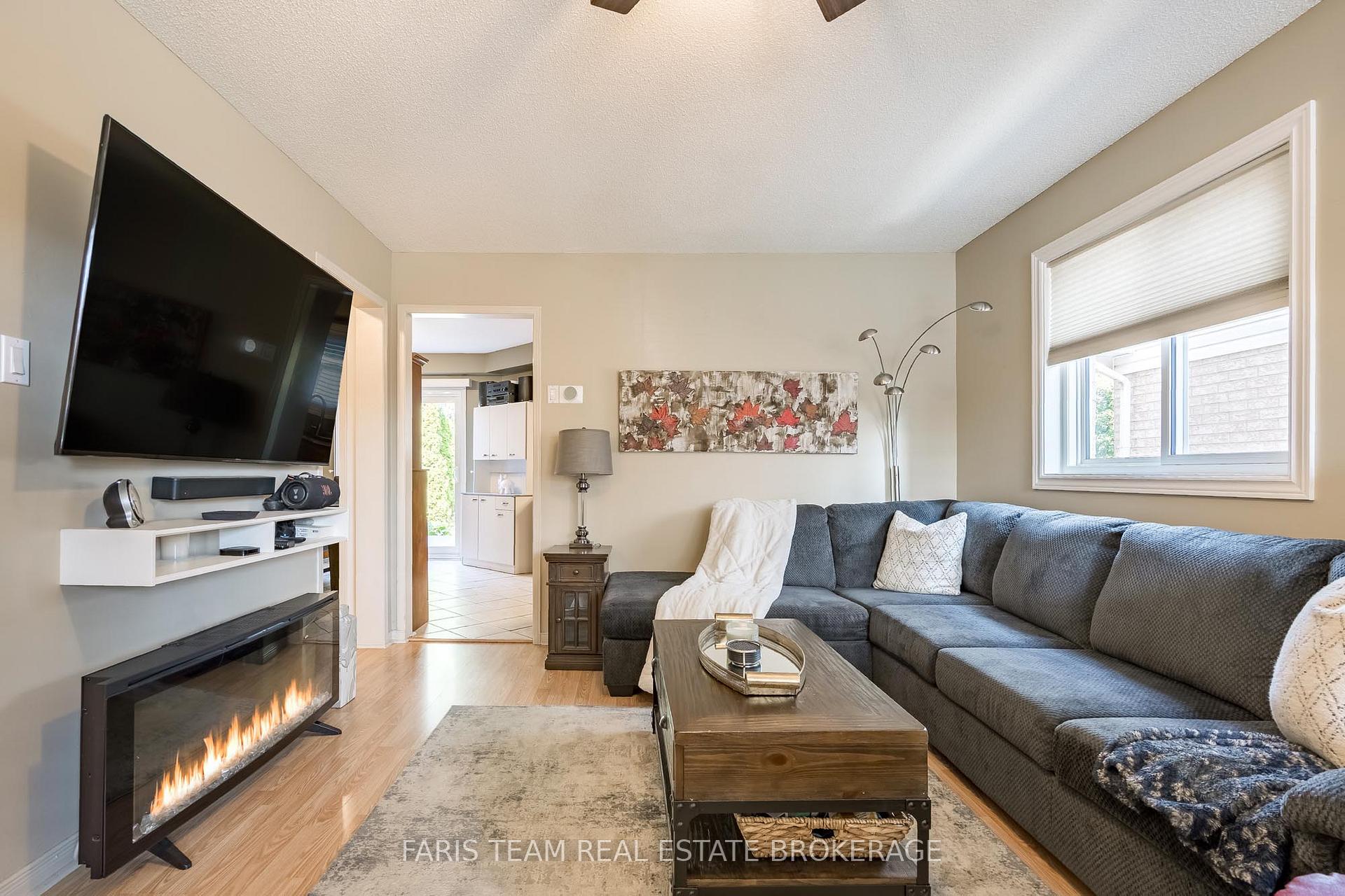 Photo 12 of 4 Bluegrass Drive, Barrie, Holly — HOMEH