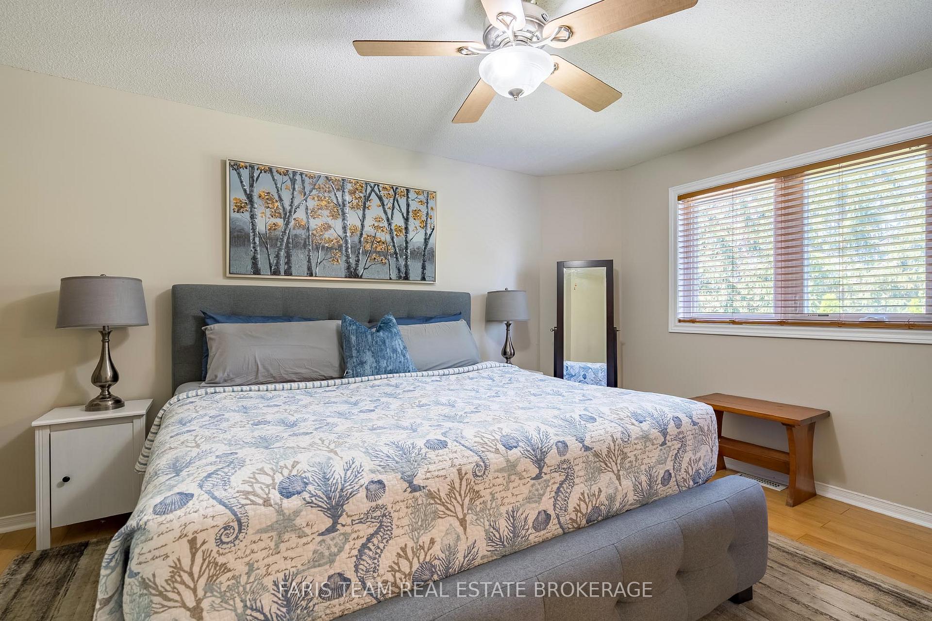 Photo 17 of 4 Bluegrass Drive, Barrie, Holly — HOMEH
