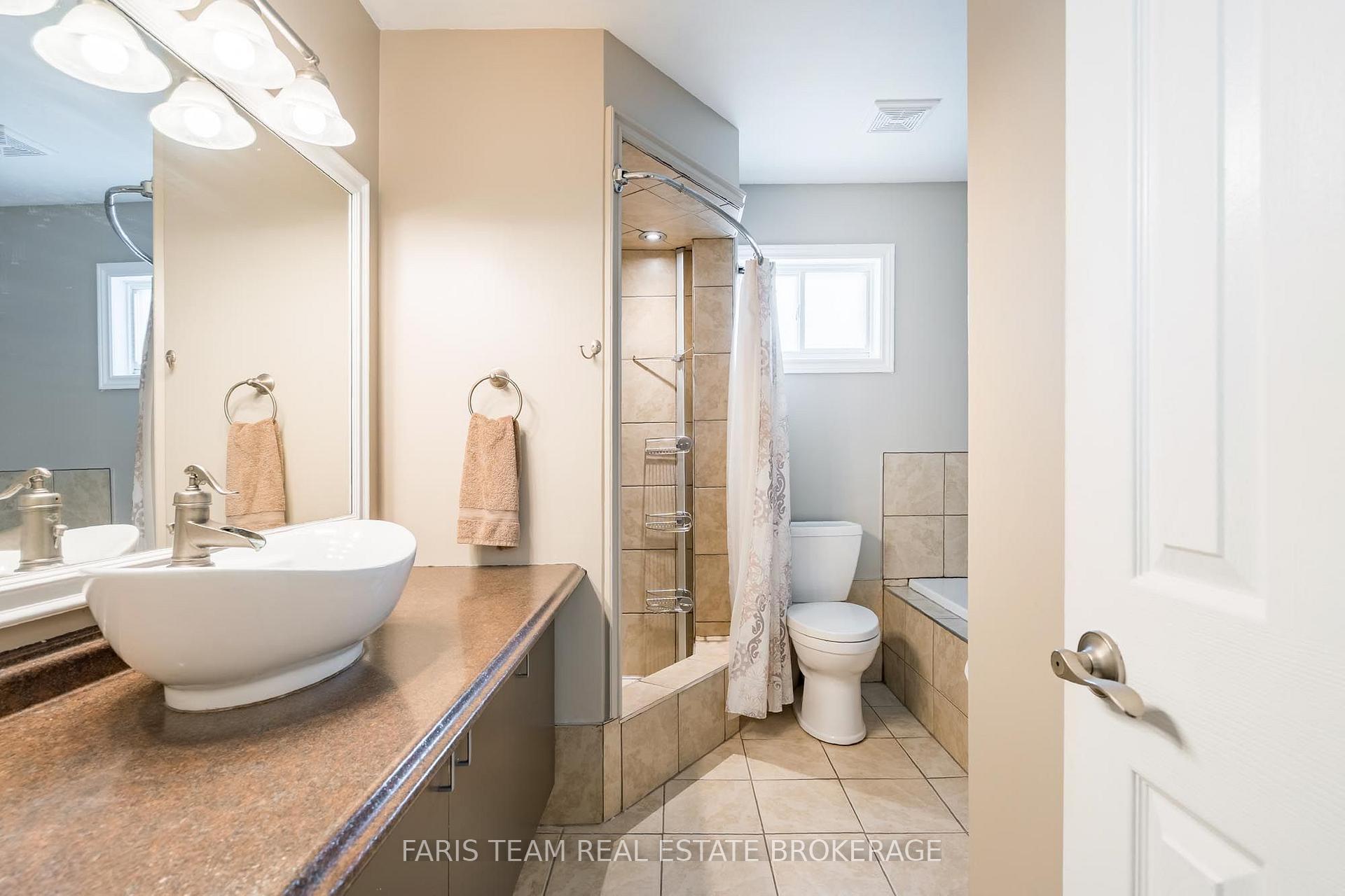 Photo 19 of 4 Bluegrass Drive, Barrie, Holly — HOMEH