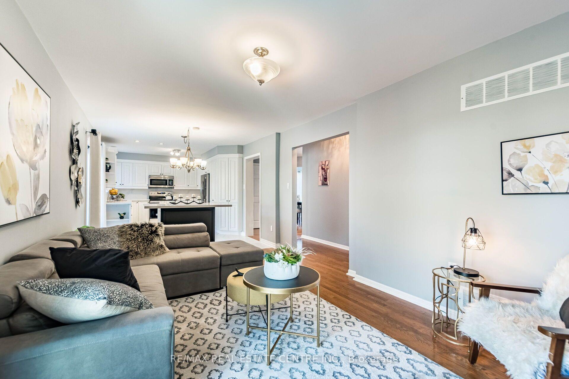 Photo 10 of 1153 Deer Run, Mississauga, Creditview — HOMEH