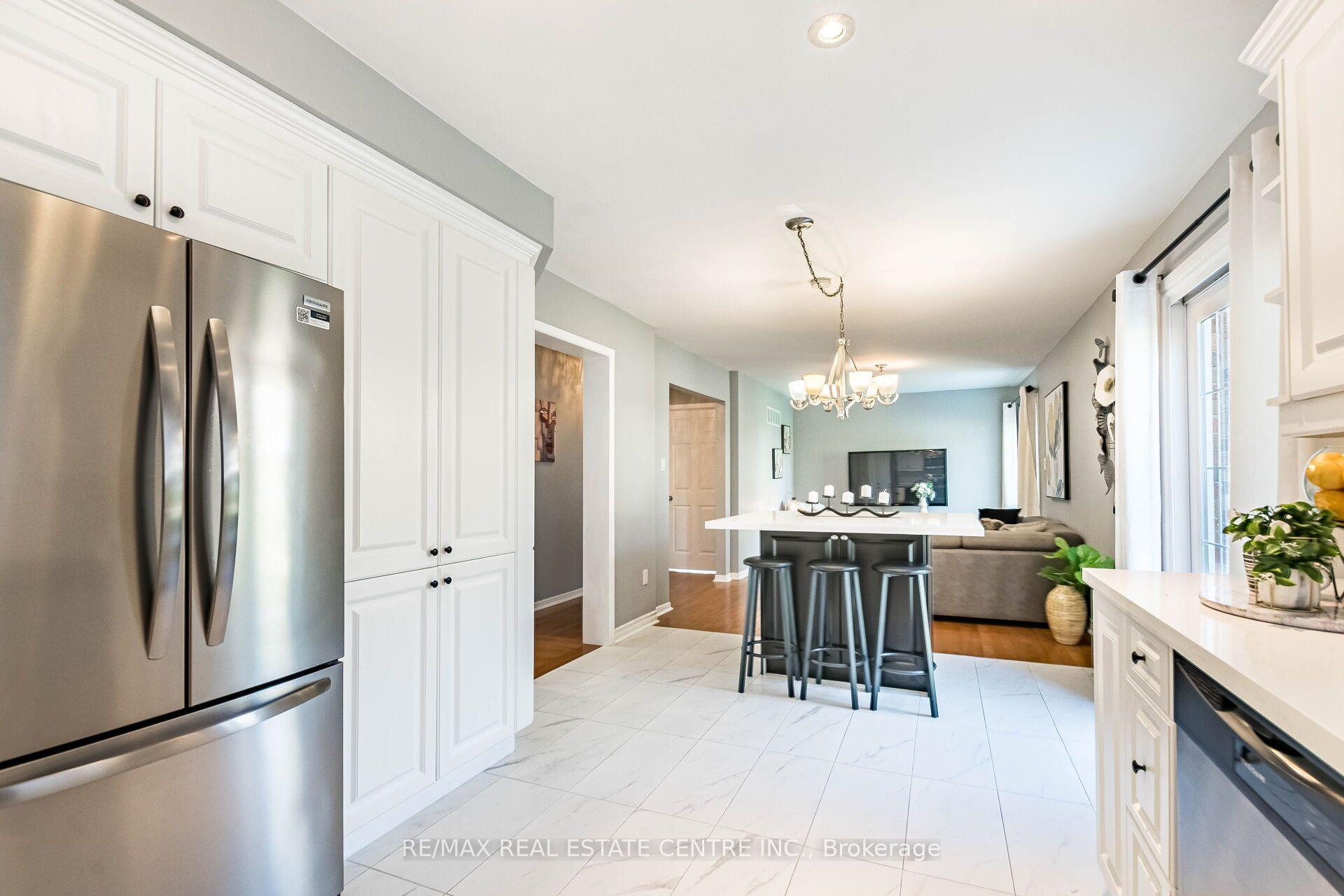 Photo 13 of 1153 Deer Run, Mississauga, Creditview — HOMEH