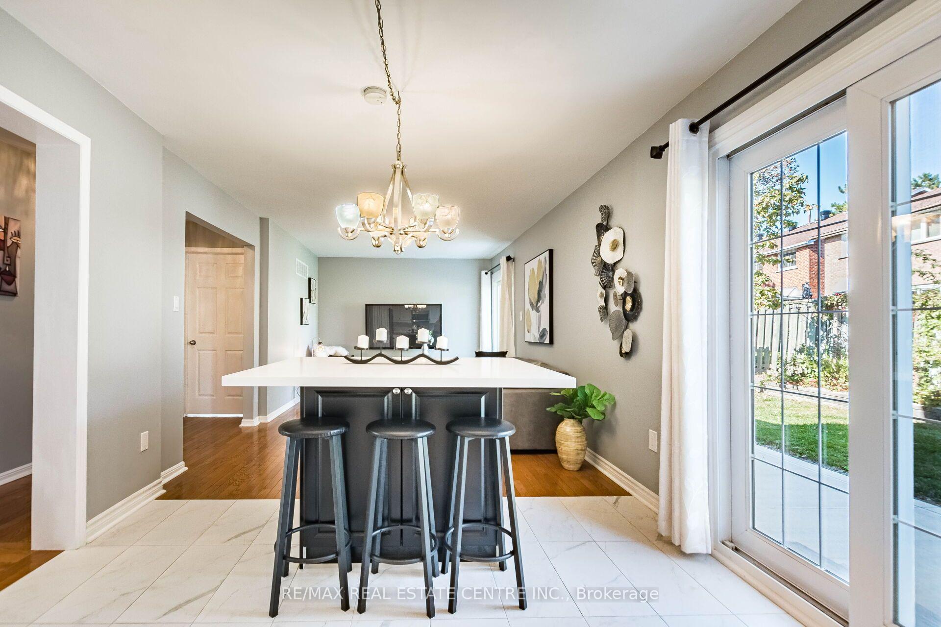 Photo 16 of 1153 Deer Run, Mississauga, Creditview — HOMEH