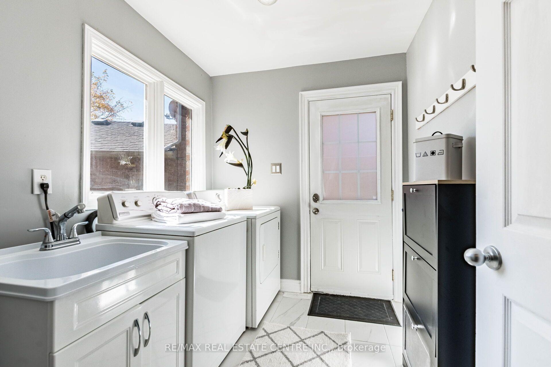 Photo 17 of 1153 Deer Run, Mississauga, Creditview — HOMEH