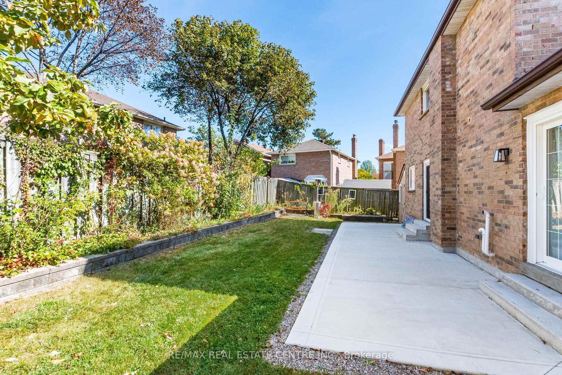 Photo 37 of 1153 Deer Run, Mississauga, Creditview — HOMEH