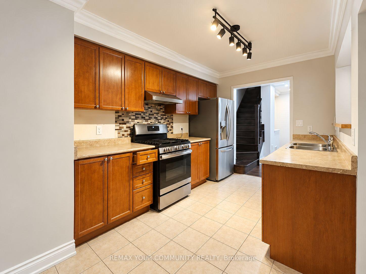 Photo 2 of 10 Snowgoose Terrace, Scarborough, Rouge — HOMEH