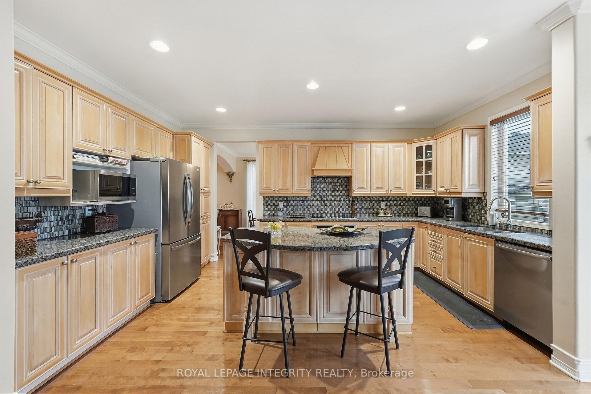 Photo 9 of 2169 Valenceville Crescent, Ottawa, Avalon East — HOMEH