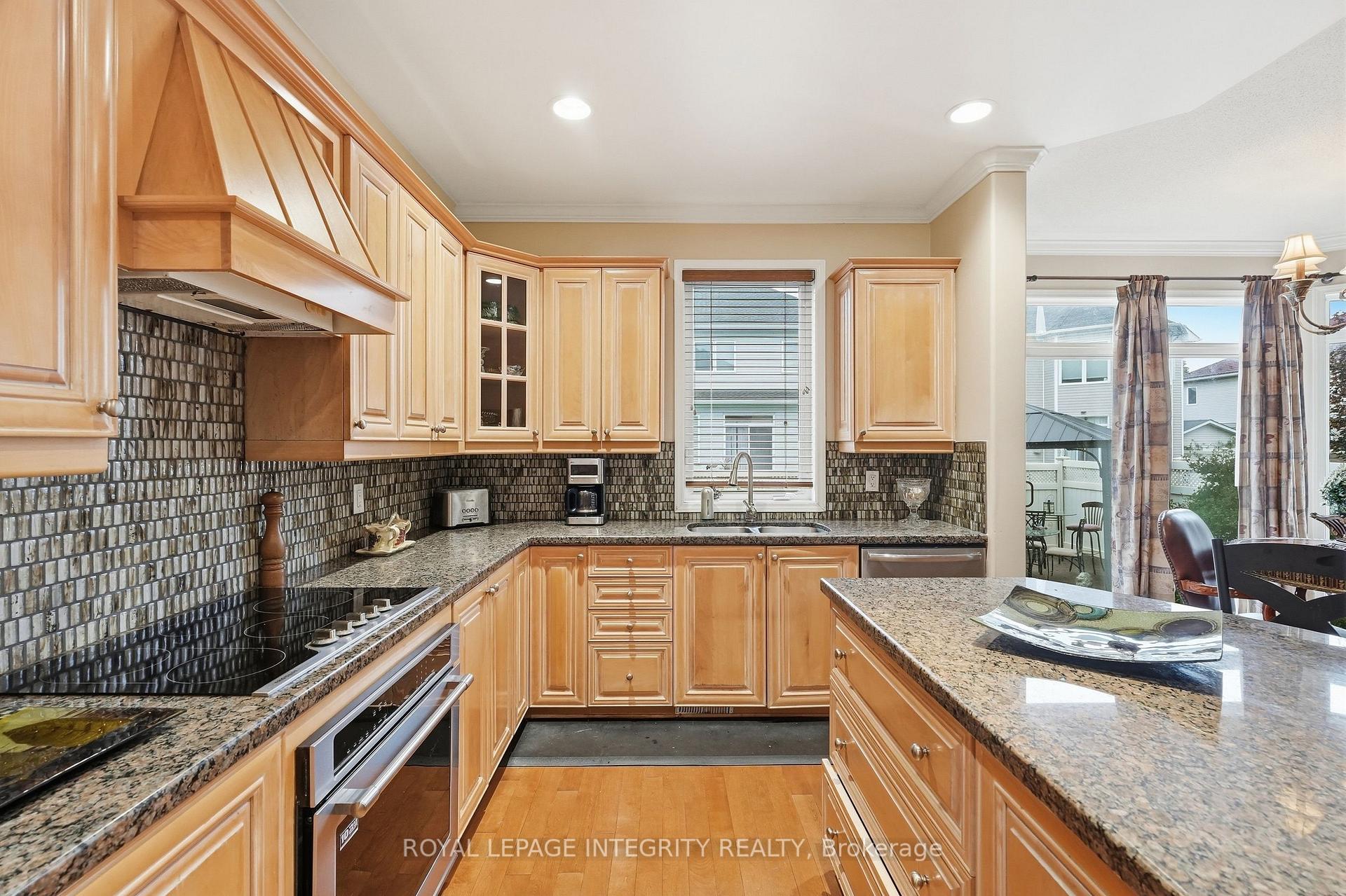 Photo 11 of 2169 Valenceville Crescent, Ottawa, Avalon East — HOMEH