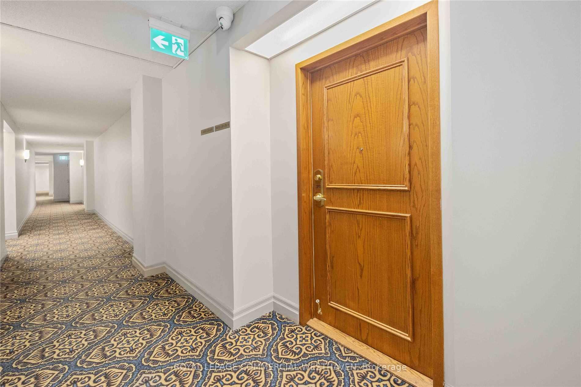 Photo 2 of Unit 210, 2504 Rutherford Road, Vaughan, Maple — HOMEH