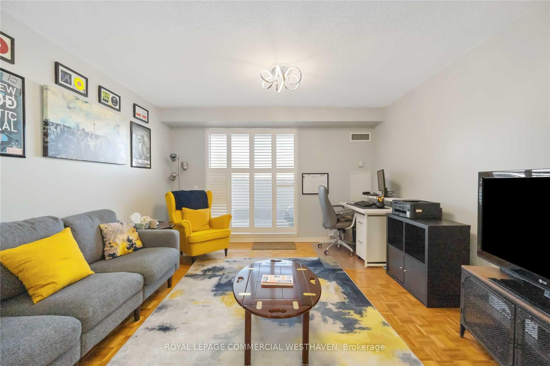 Photo 6 of Unit 210, 2504 Rutherford Road, Vaughan, Maple — HOMEH