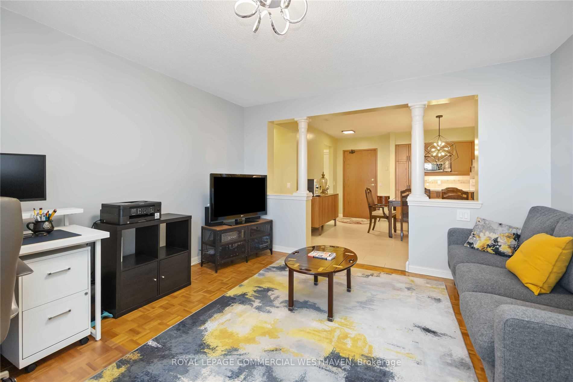 Photo 7 of Unit 210, 2504 Rutherford Road, Vaughan, Maple — HOMEH