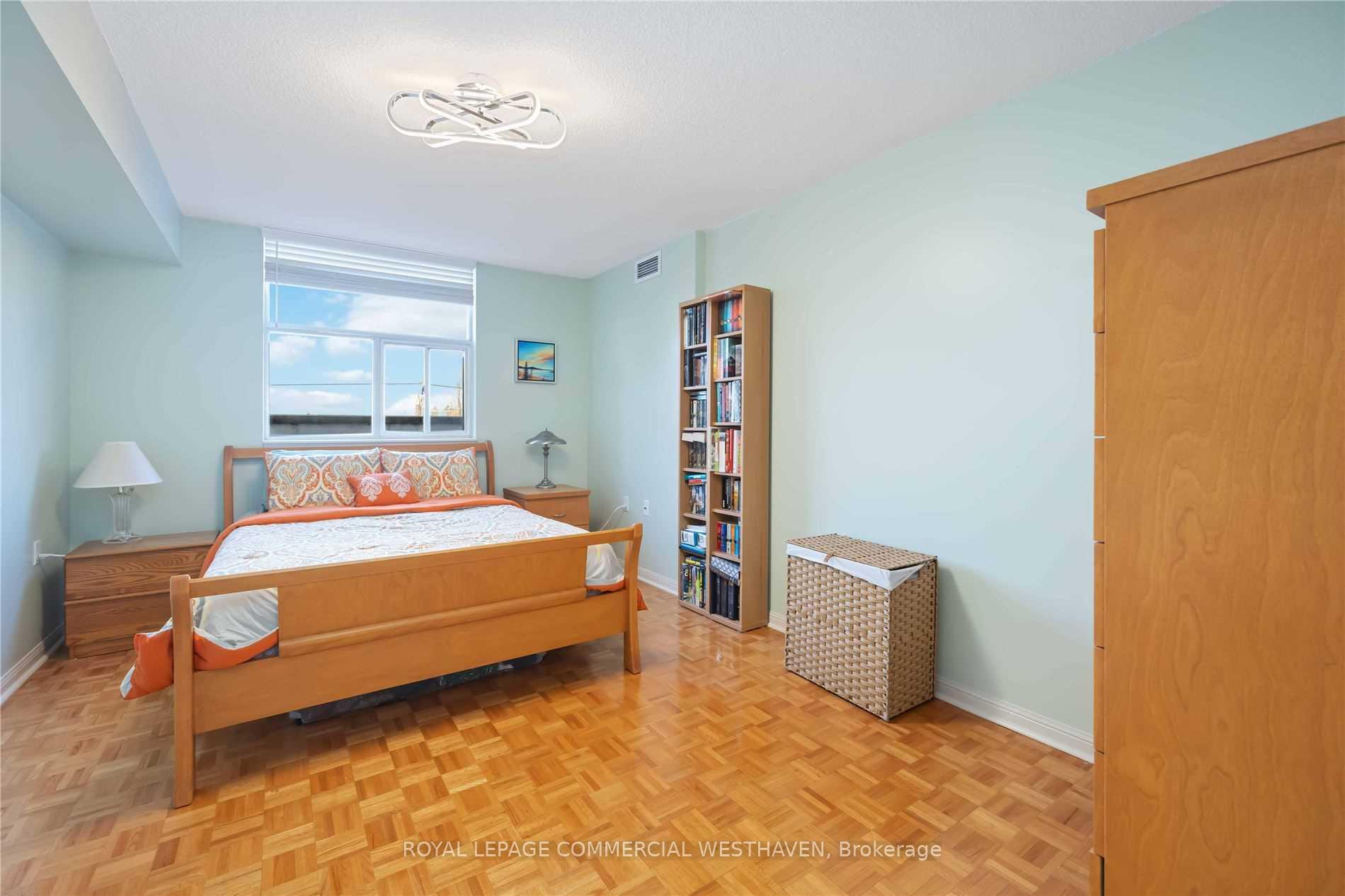 Photo 8 of Unit 210, 2504 Rutherford Road, Vaughan, Maple — HOMEH