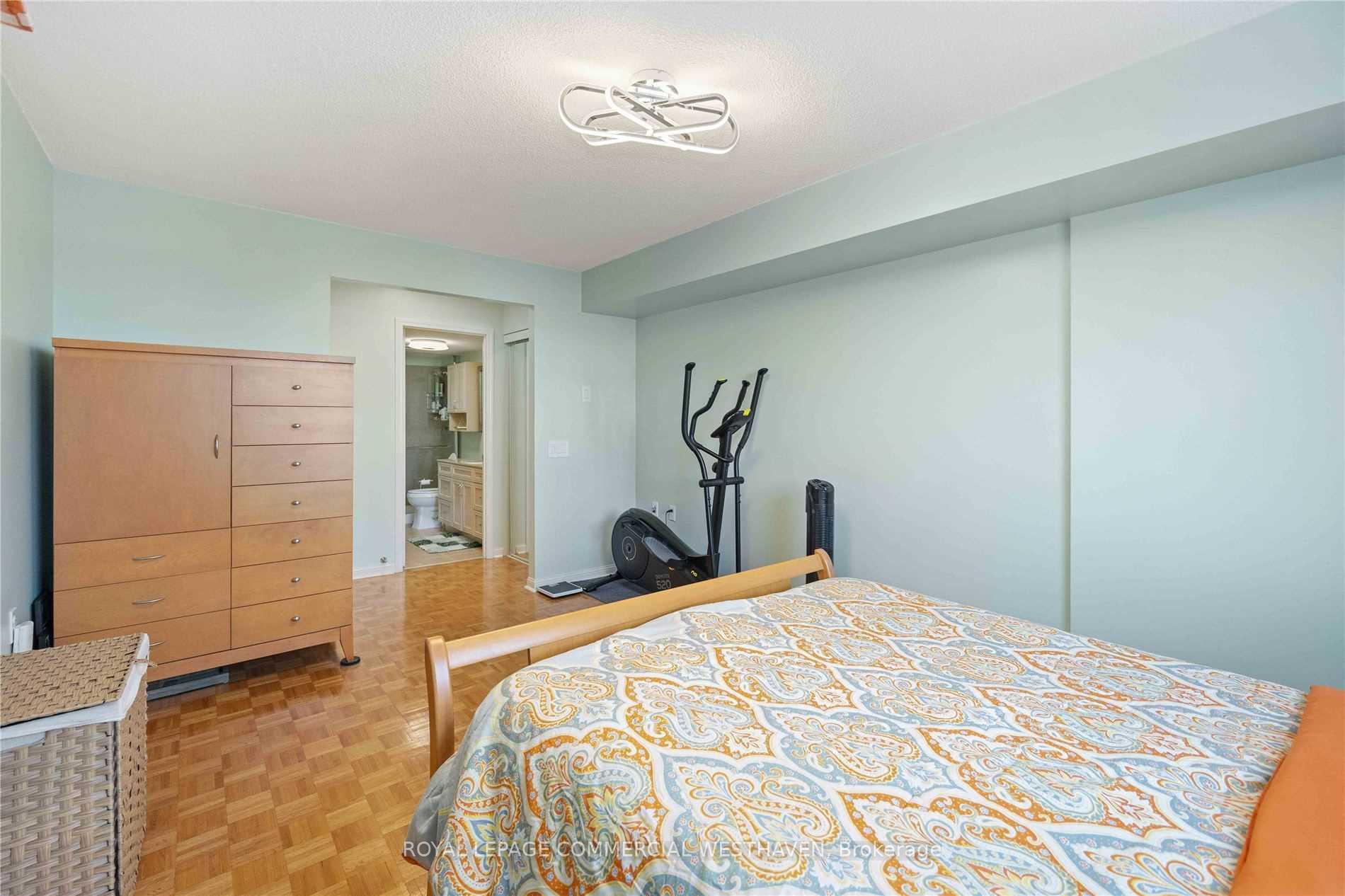 Photo 9 of Unit 210, 2504 Rutherford Road, Vaughan, Maple — HOMEH