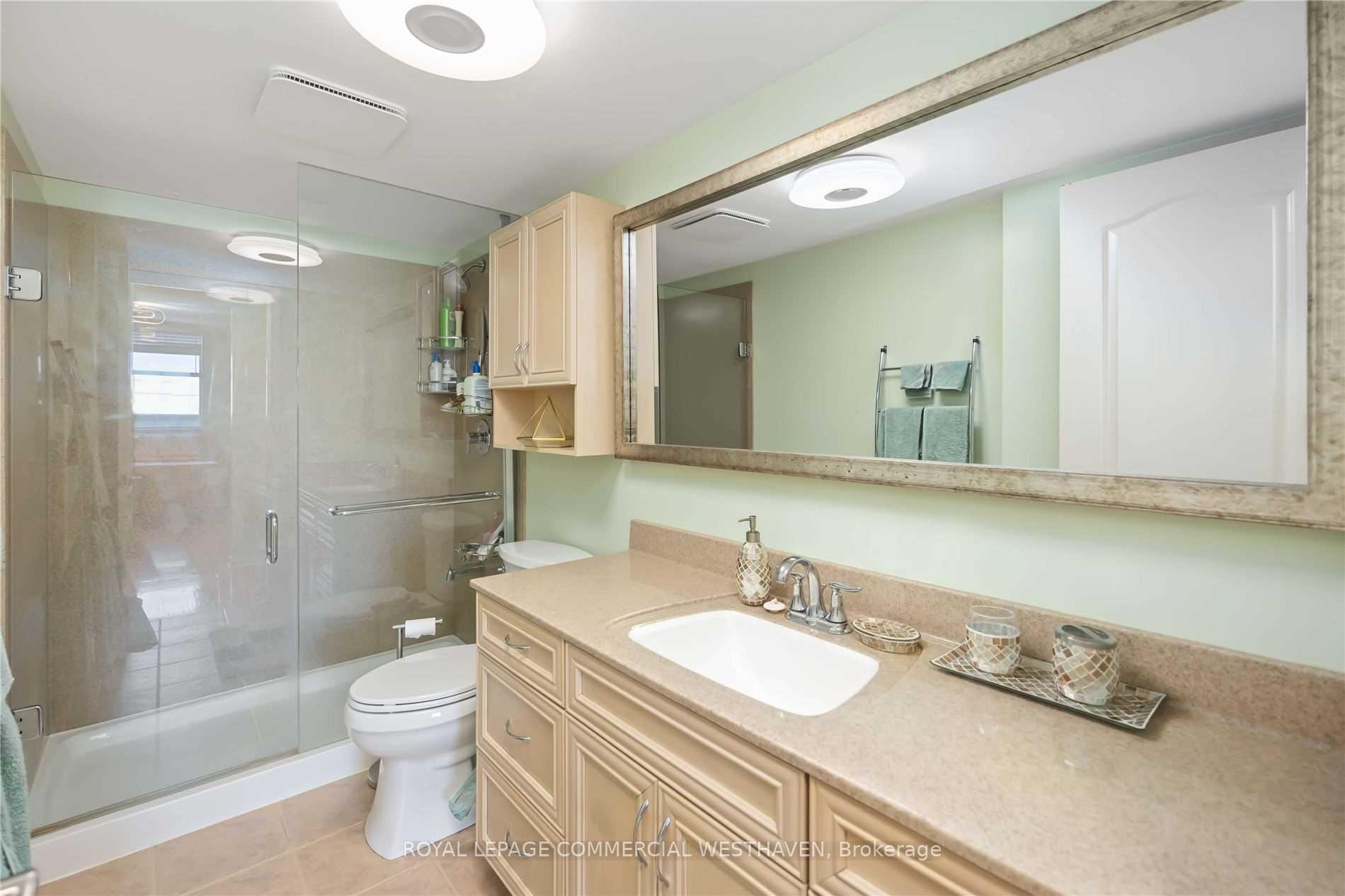 Photo 10 of Unit 210, 2504 Rutherford Road, Vaughan, Maple — HOMEH
