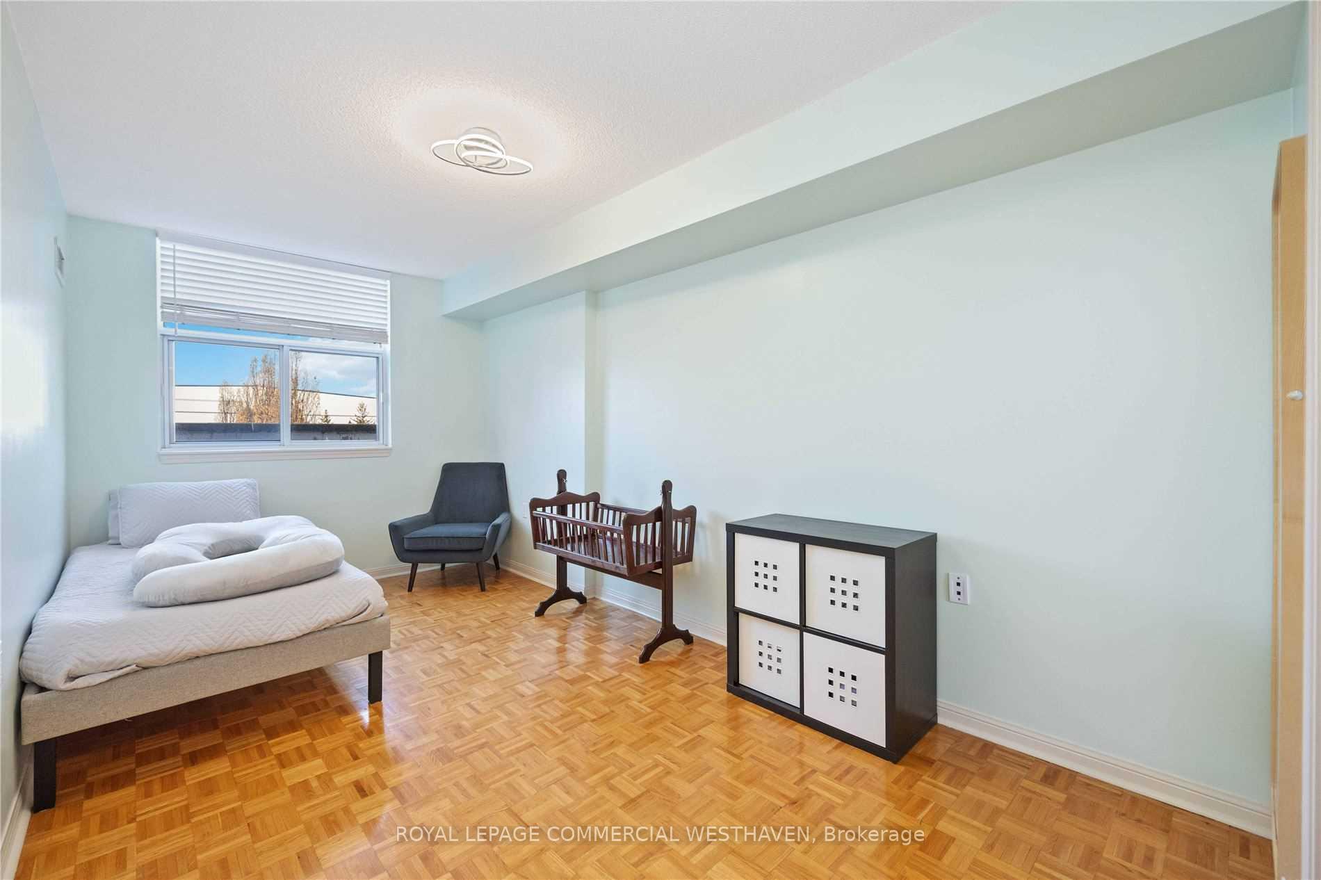 Photo 11 of Unit 210, 2504 Rutherford Road, Vaughan, Maple — HOMEH